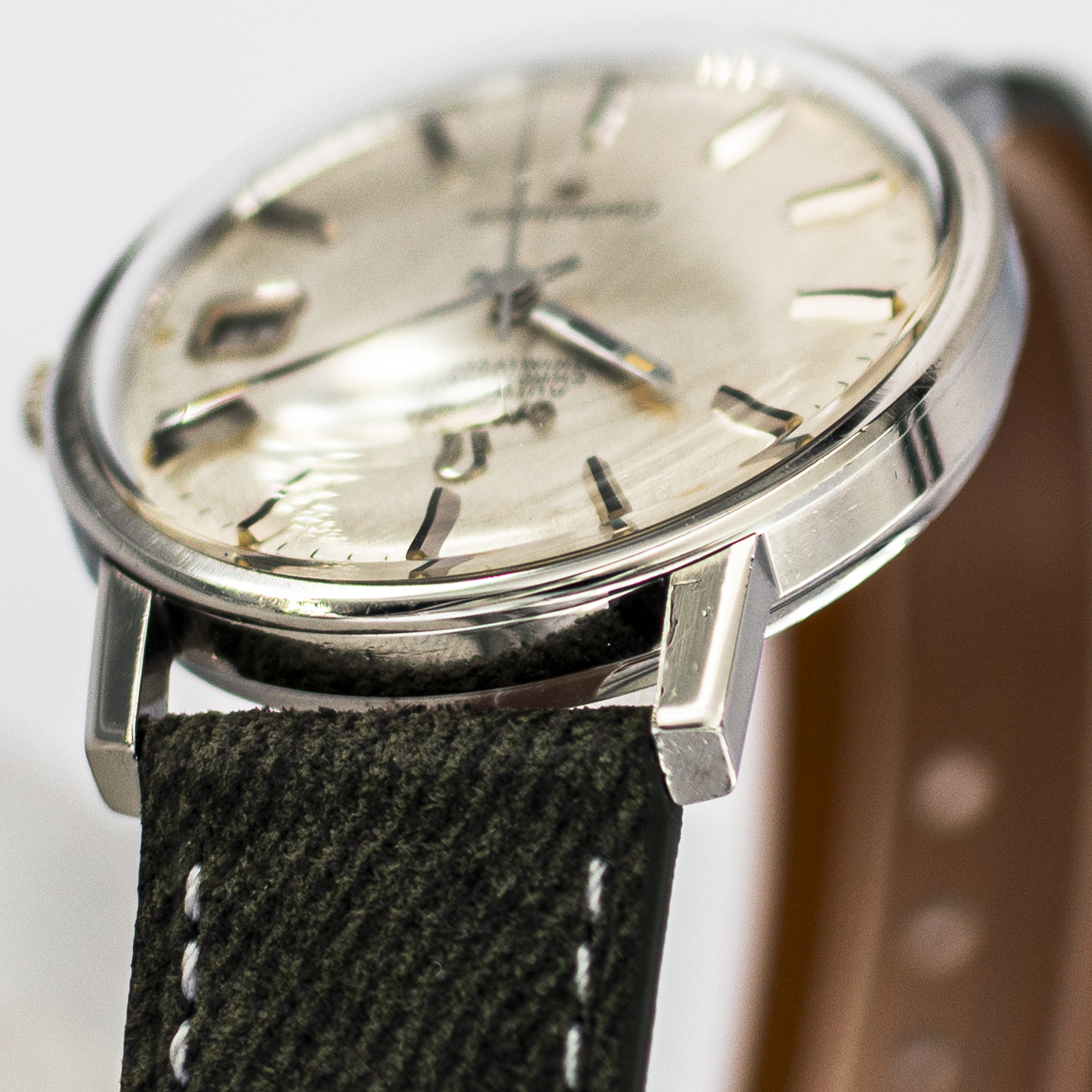 1539_marcels_watch_group_vintage_wristwatch_1968_omega_168.018_constellation_lugs_01