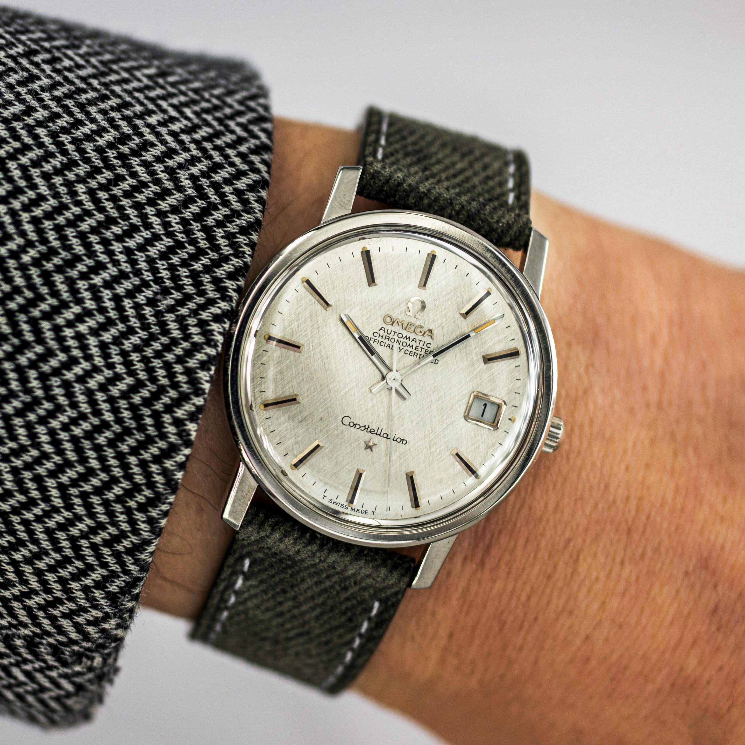 1539_marcels_watch_group_vintage_wristwatch_1968_omega_168.018_constellation_wristshot_01