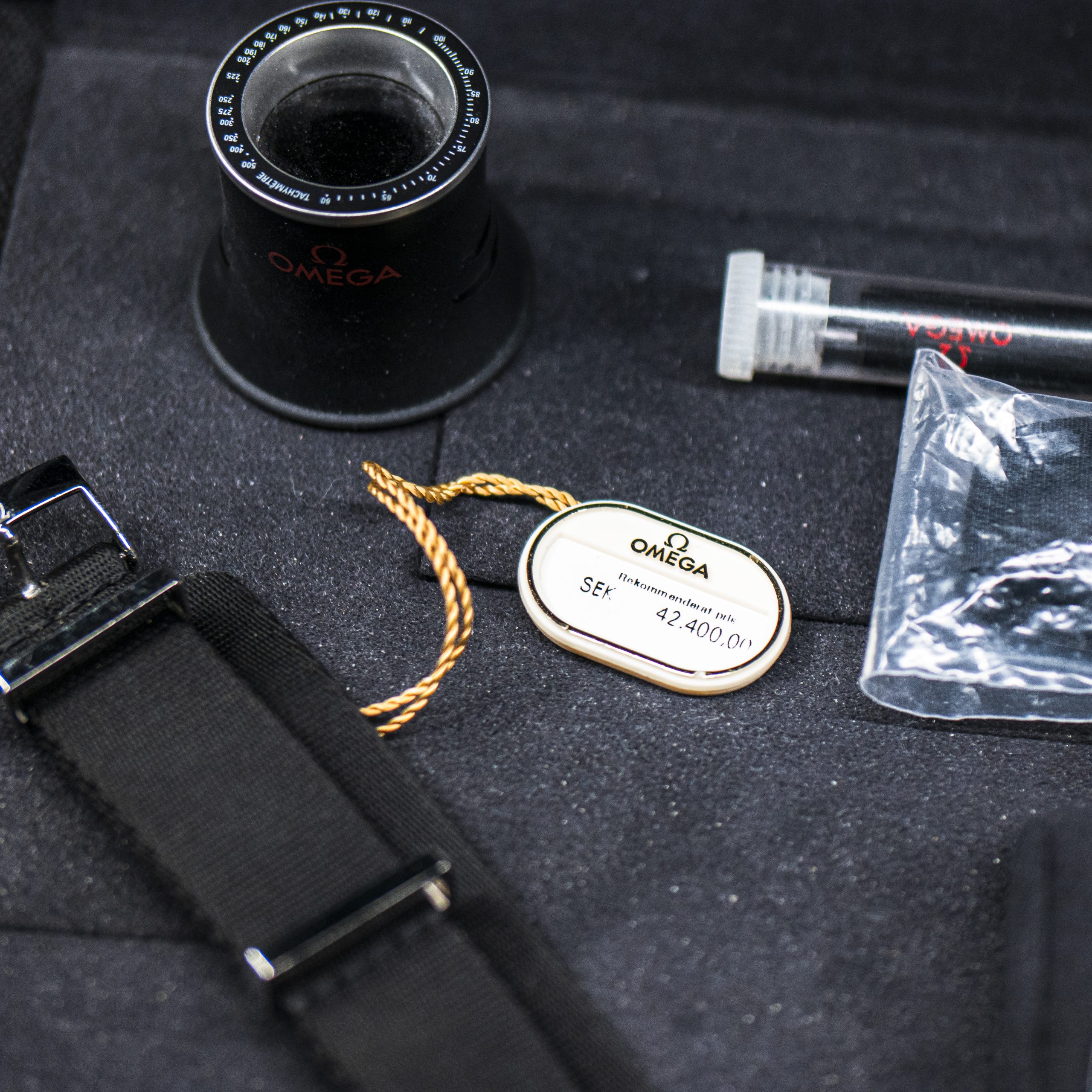 1509_marcels_watch_group_2018_omega_311.30.42.30.01.005_speedmaster_box_papers_06