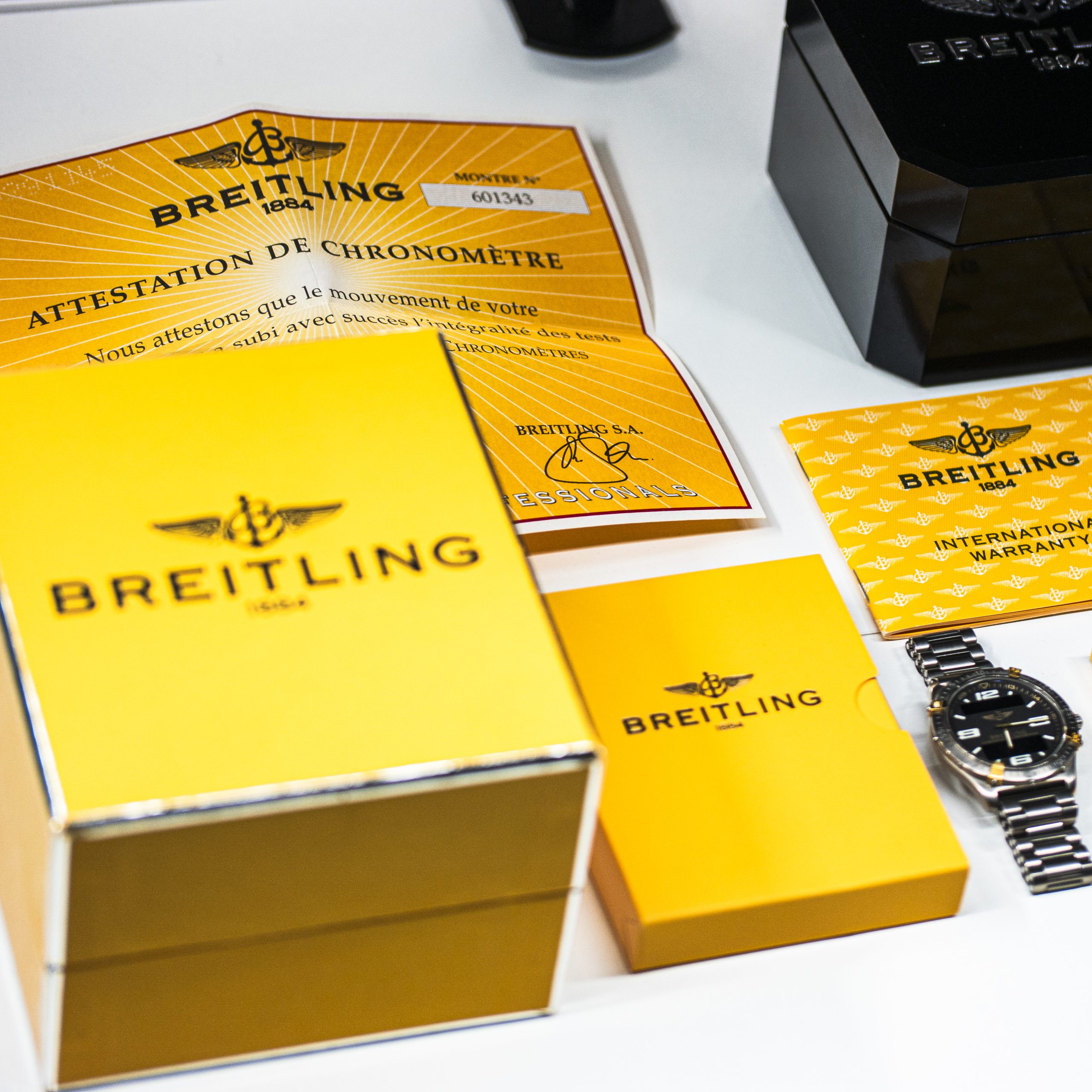 1550_marcels_watch_group_vintage_wristwatch_2005_breitling_F75362_aerospace_box_papers_02