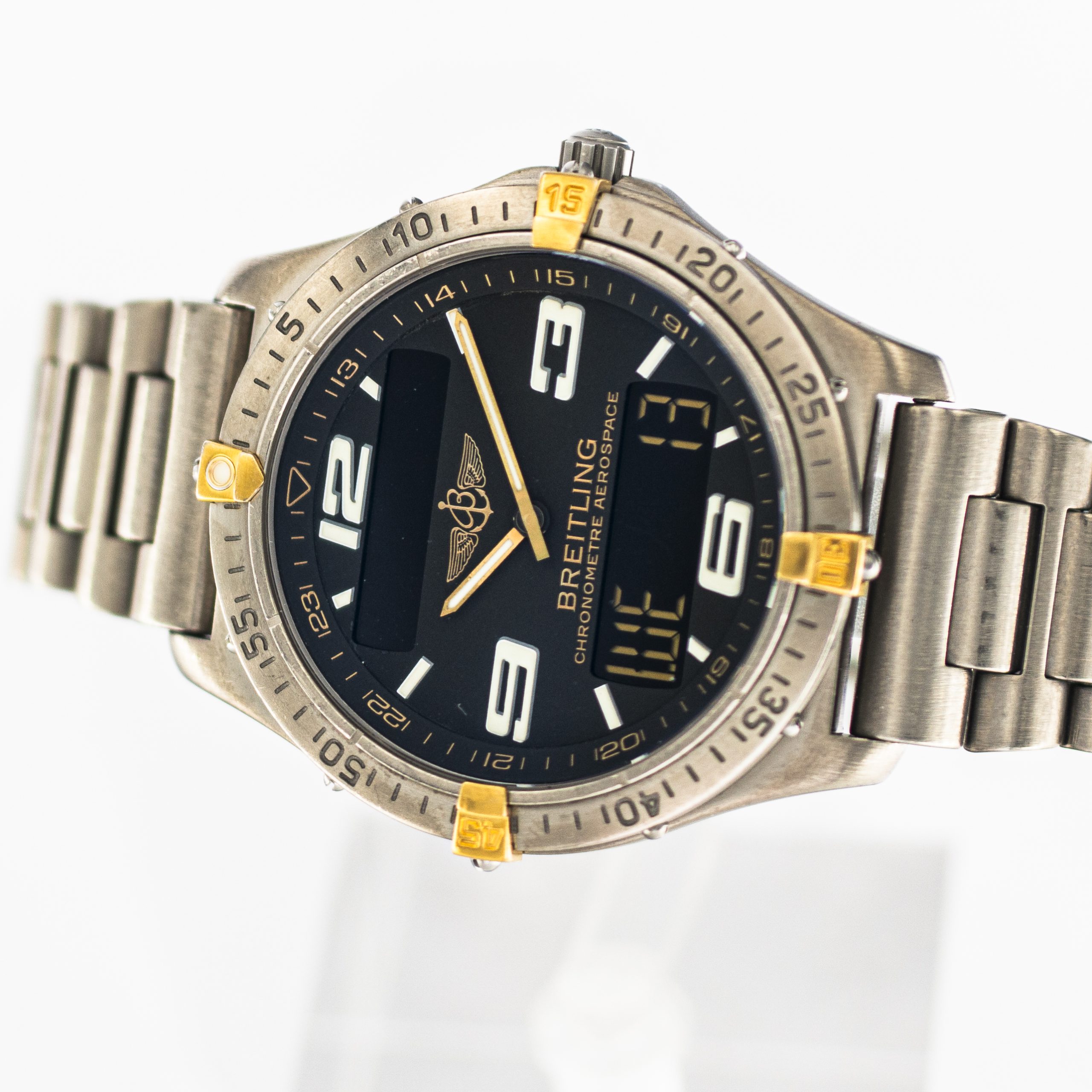 1550_marcels_watch_group_vintage_wristwatch_2005_breitling_F75362_aerospace_dial_12