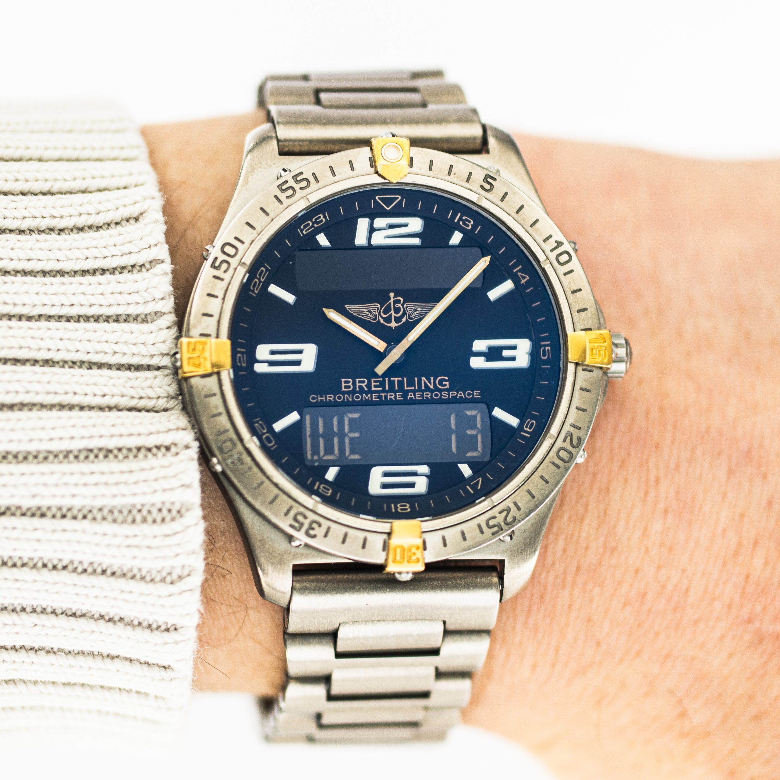1550_marcels_watch_group_vintage_wristwatch_2005_breitling_F75362_aerospace_wristshot_01