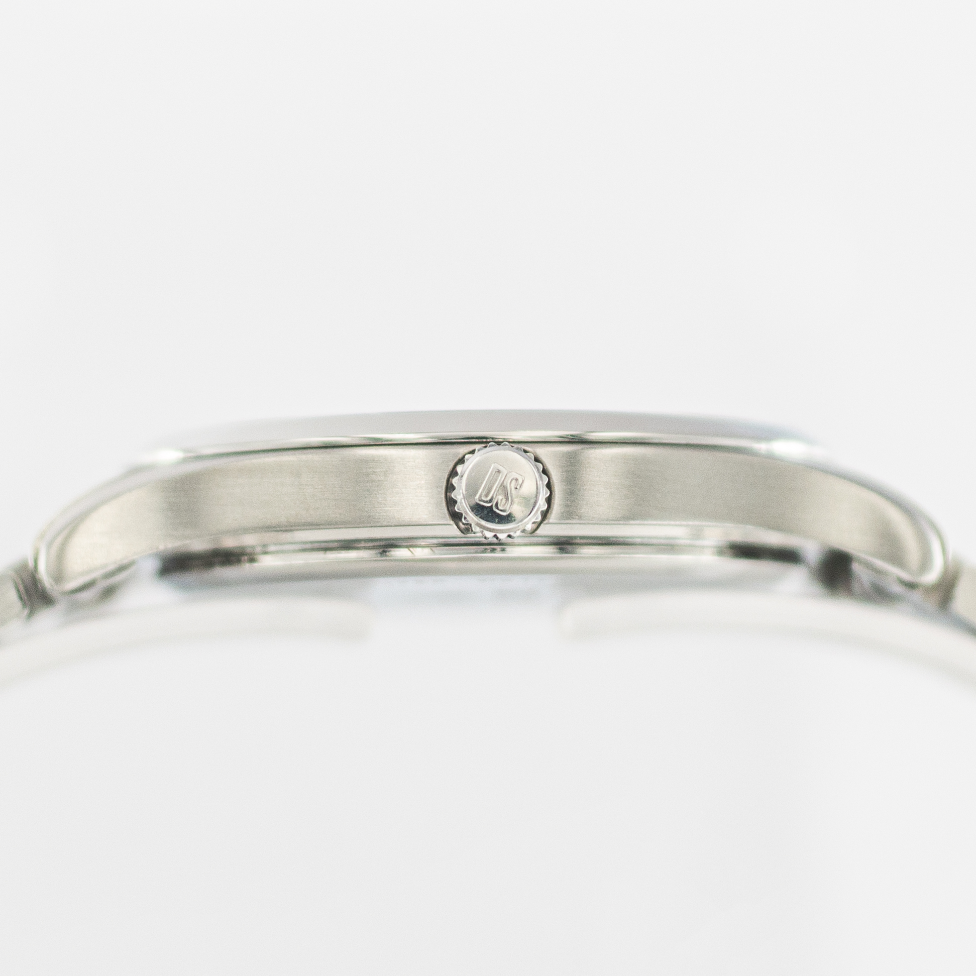 1559_marcels_wath_group_wristwatch_2000s_certina_7134.42_ds_premium_case_side_01