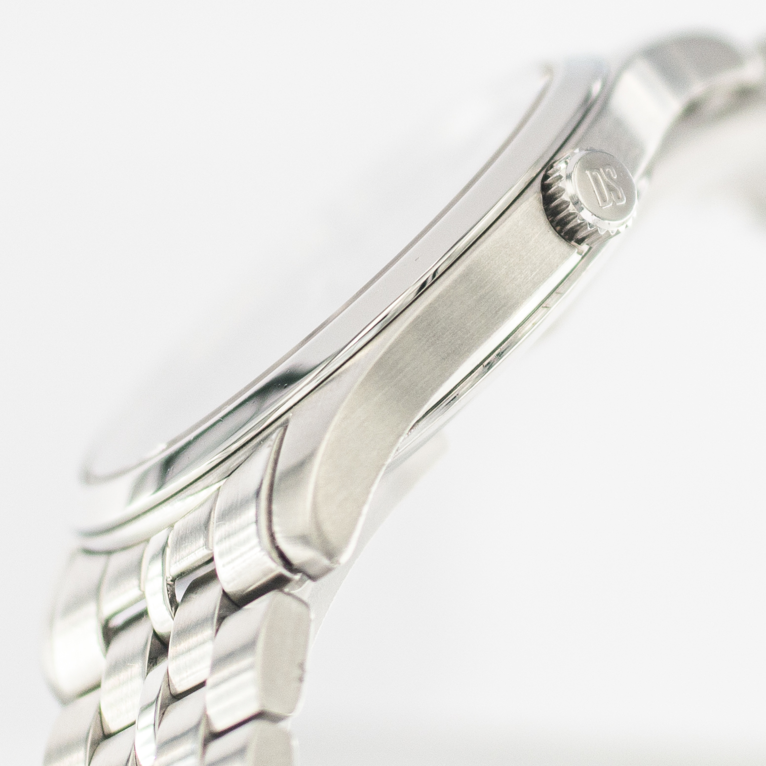 1559_marcels_wath_group_wristwatch_2000s_certina_7134.42_ds_premium_case_side_03