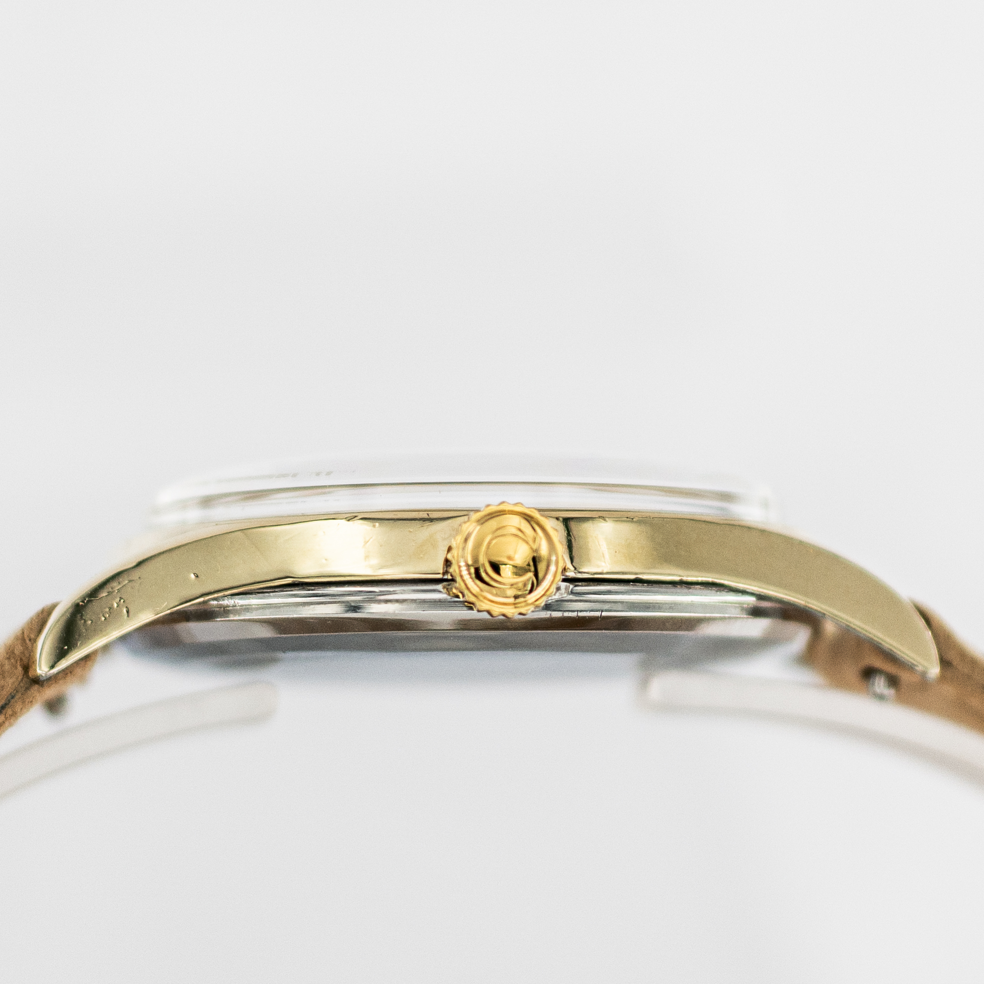 1560_marcels_watch_group_vintage_wristwatch_1956_omega_2891_seamaster_case_side_02