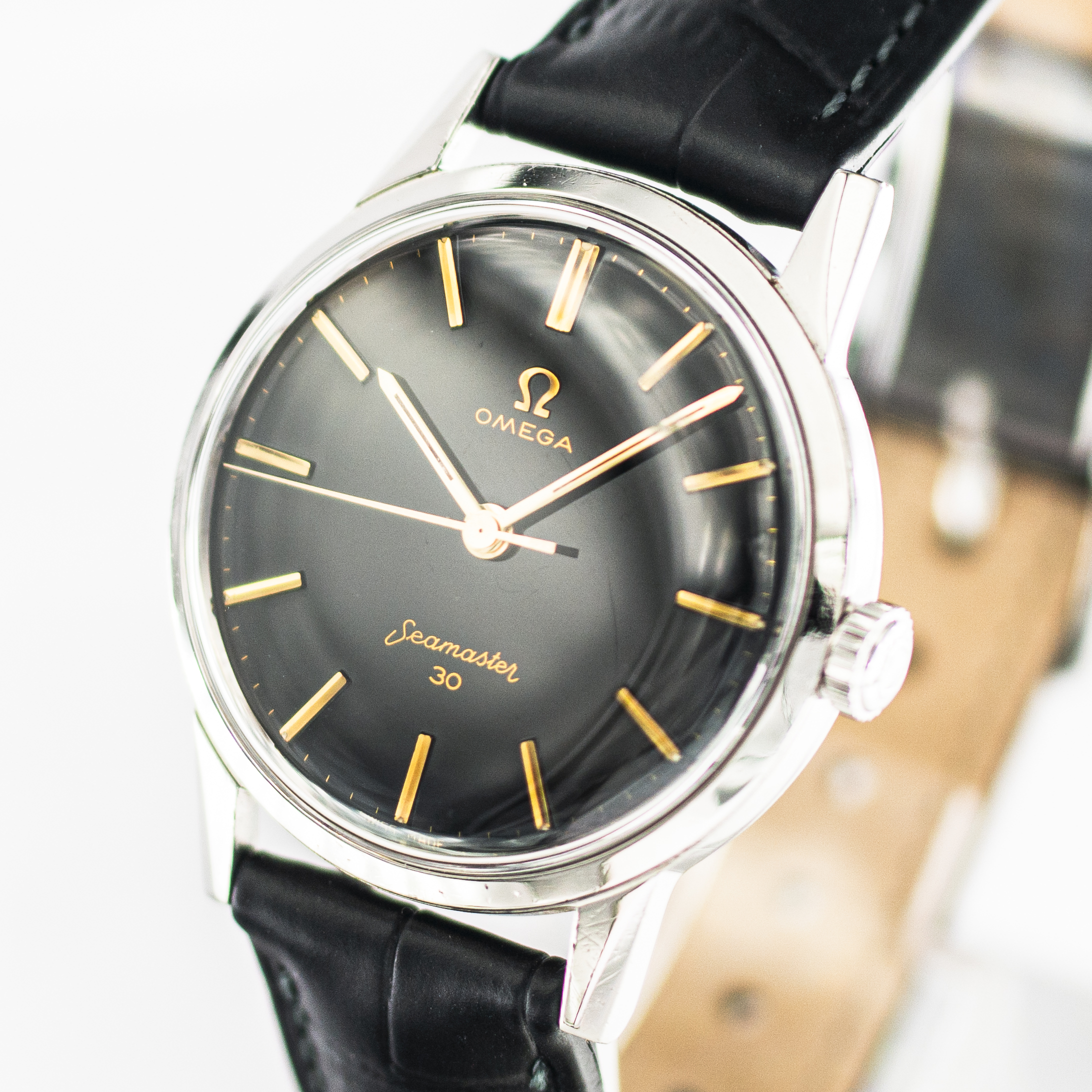 1561_marcels_watch_group_vintage_wristwatch_1962_omega_135.003_seamaster30_dial_04
