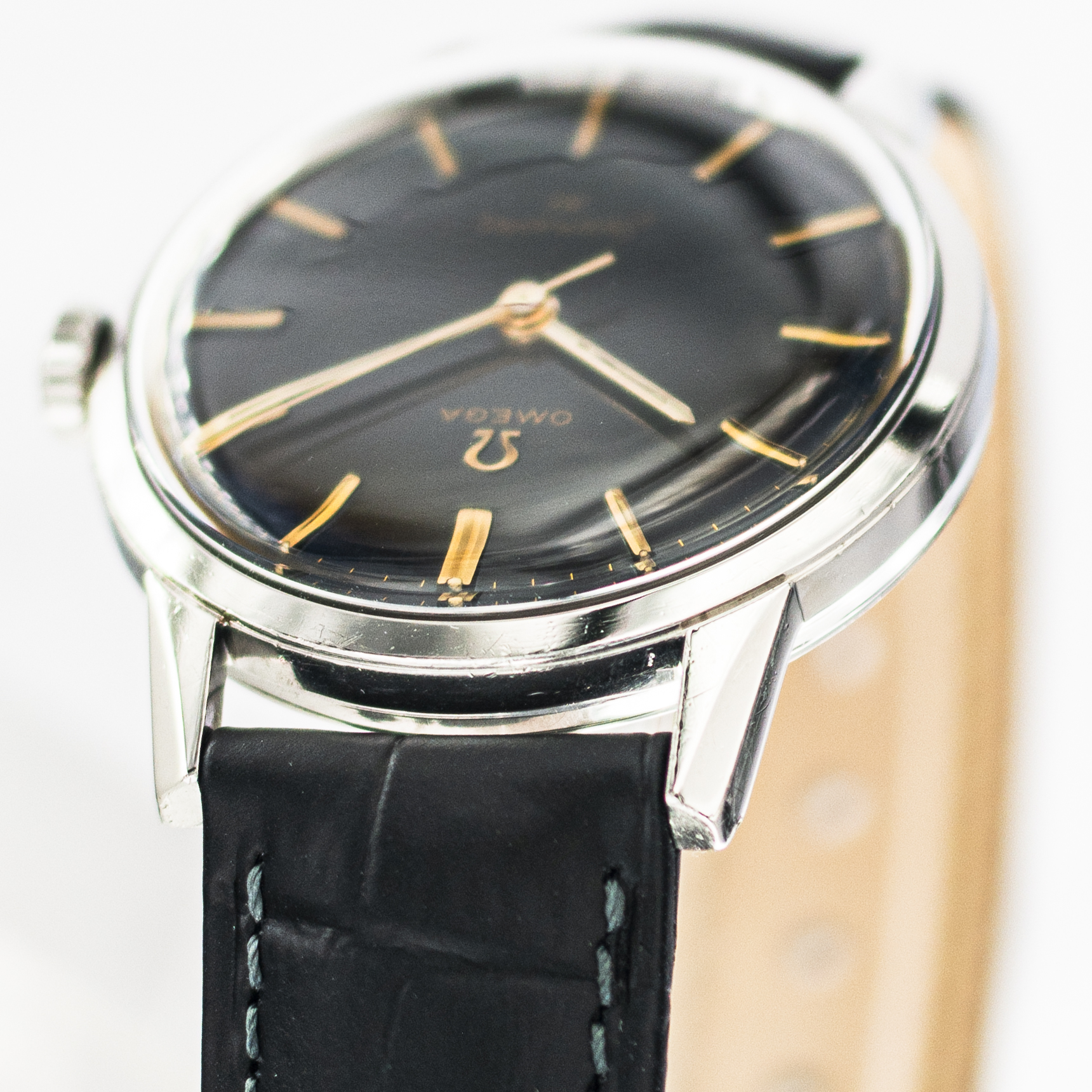 1561_marcels_watch_group_vintage_wristwatch_1962_omega_135.003_seamaster30_lugs_03