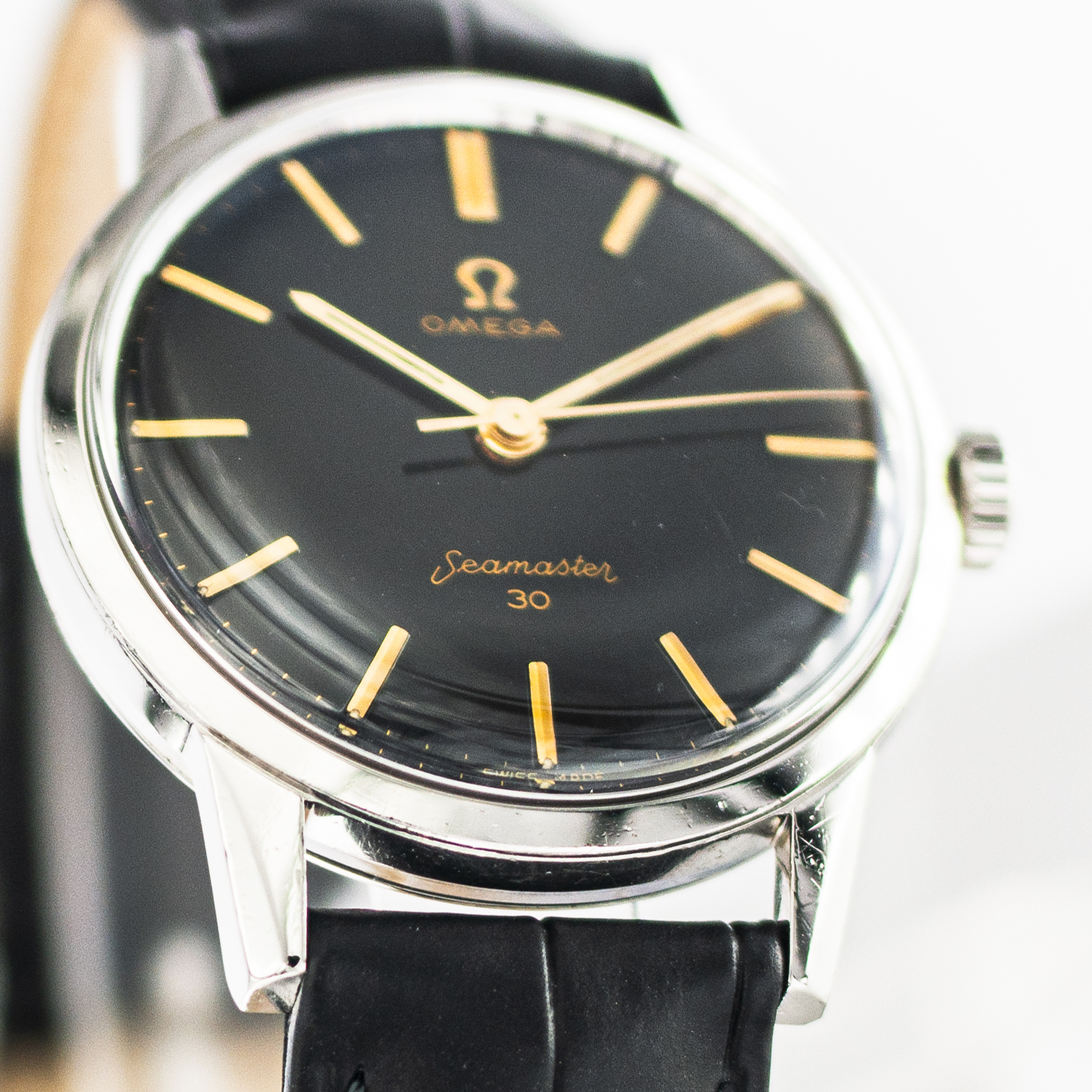 1561_marcels_watch_group_vintage_wristwatch_1962_omega_135.003_seamaster30_lugs_04