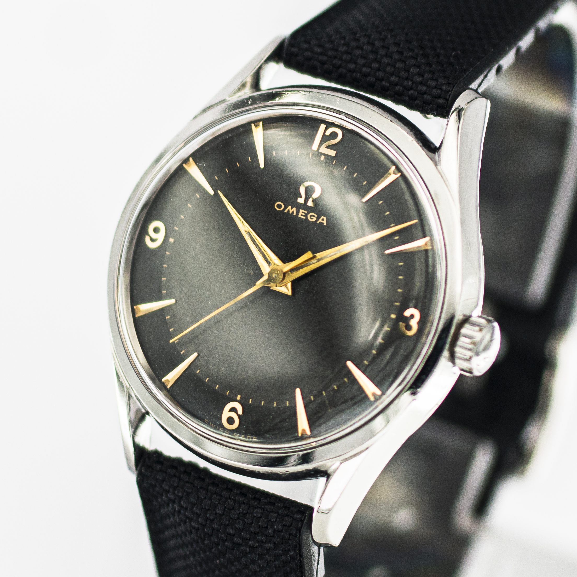 1562_marcels_watch_group_vintage_wristwatch_1953black_dial_omega_2792_dial_03