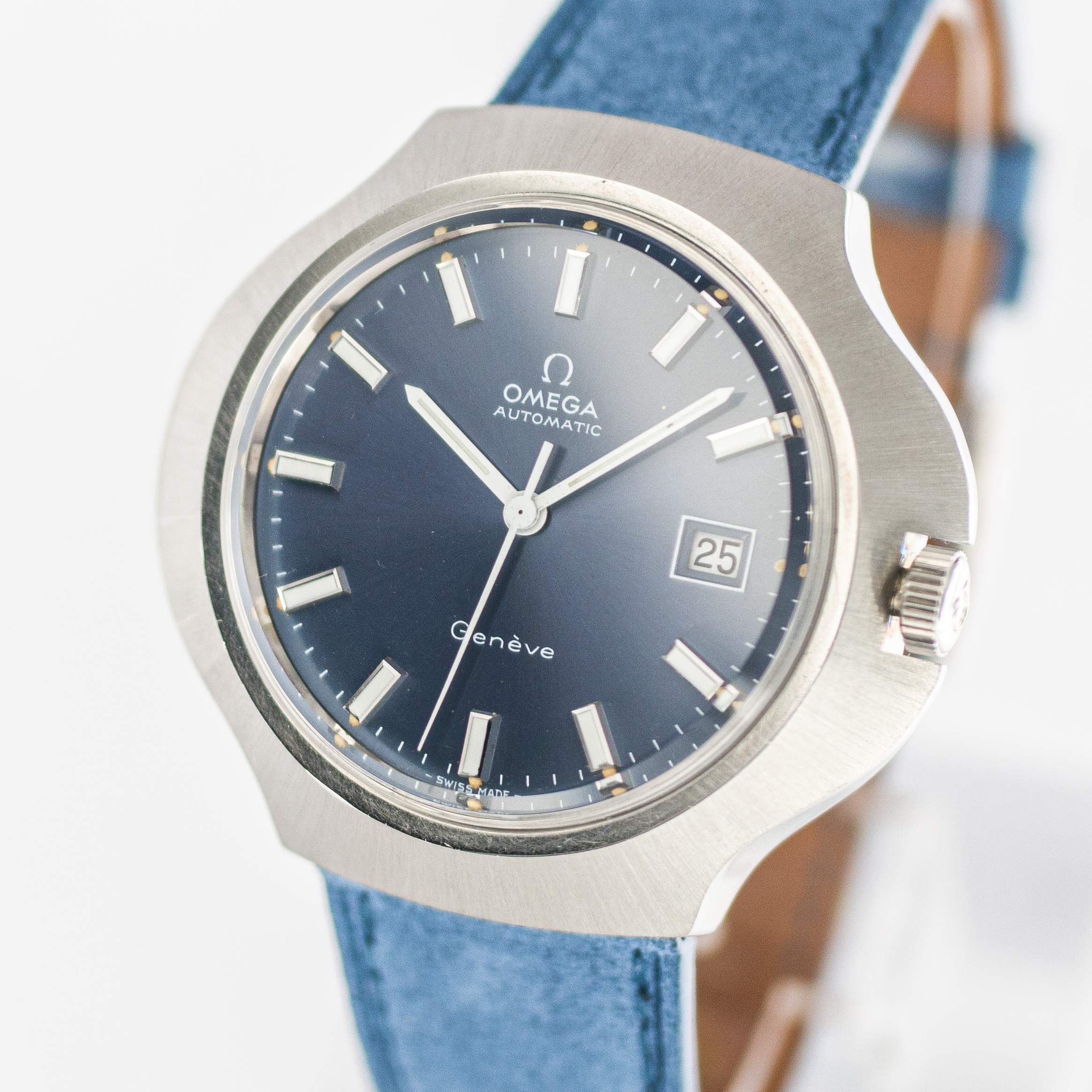 1564_marcels_watch_group_vintage_wristwatch_1972_omega_166.121_geneve_cobra_dial_03