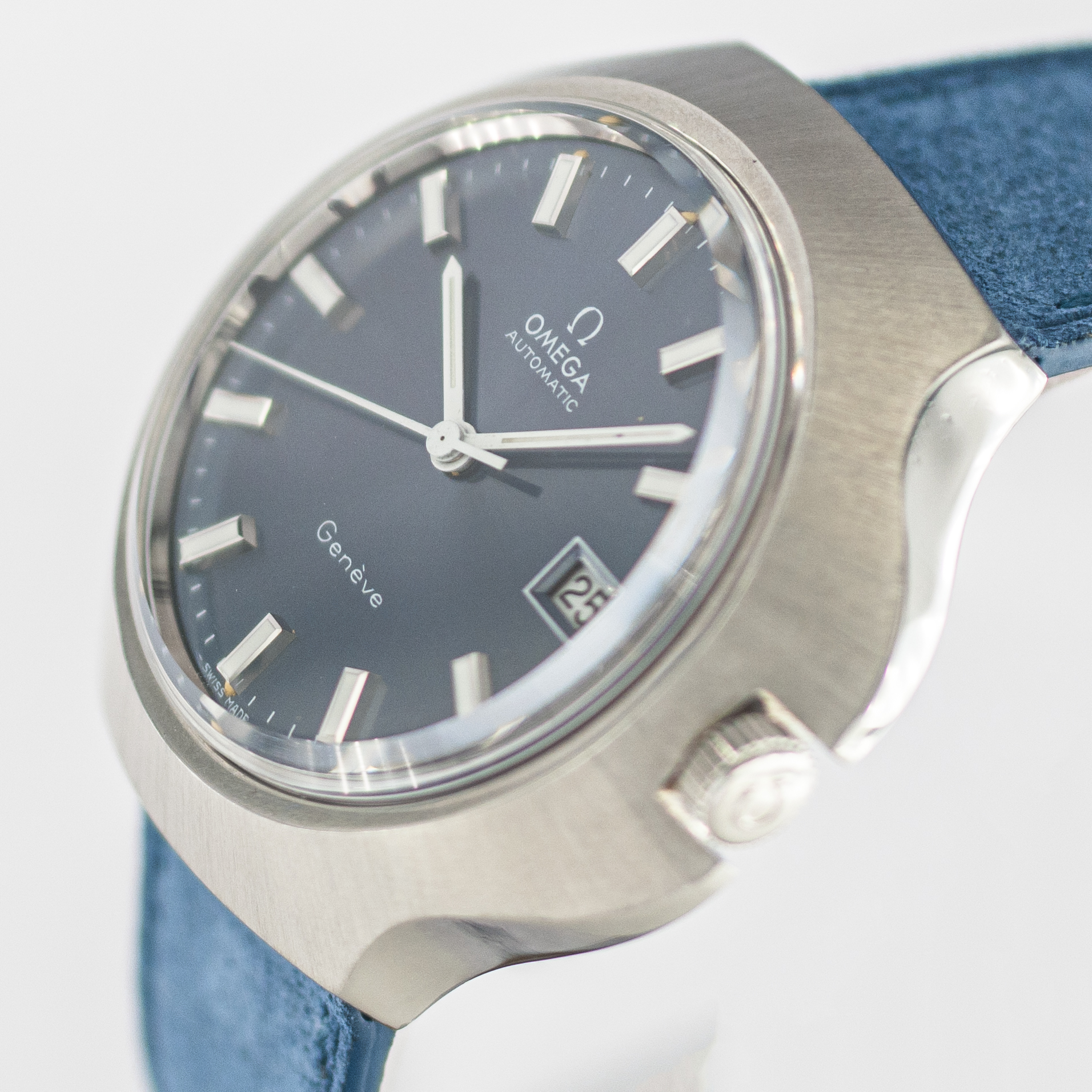 1564_marcels_watch_group_vintage_wristwatch_1972_omega_166.121_geneve_cobra_dial_05