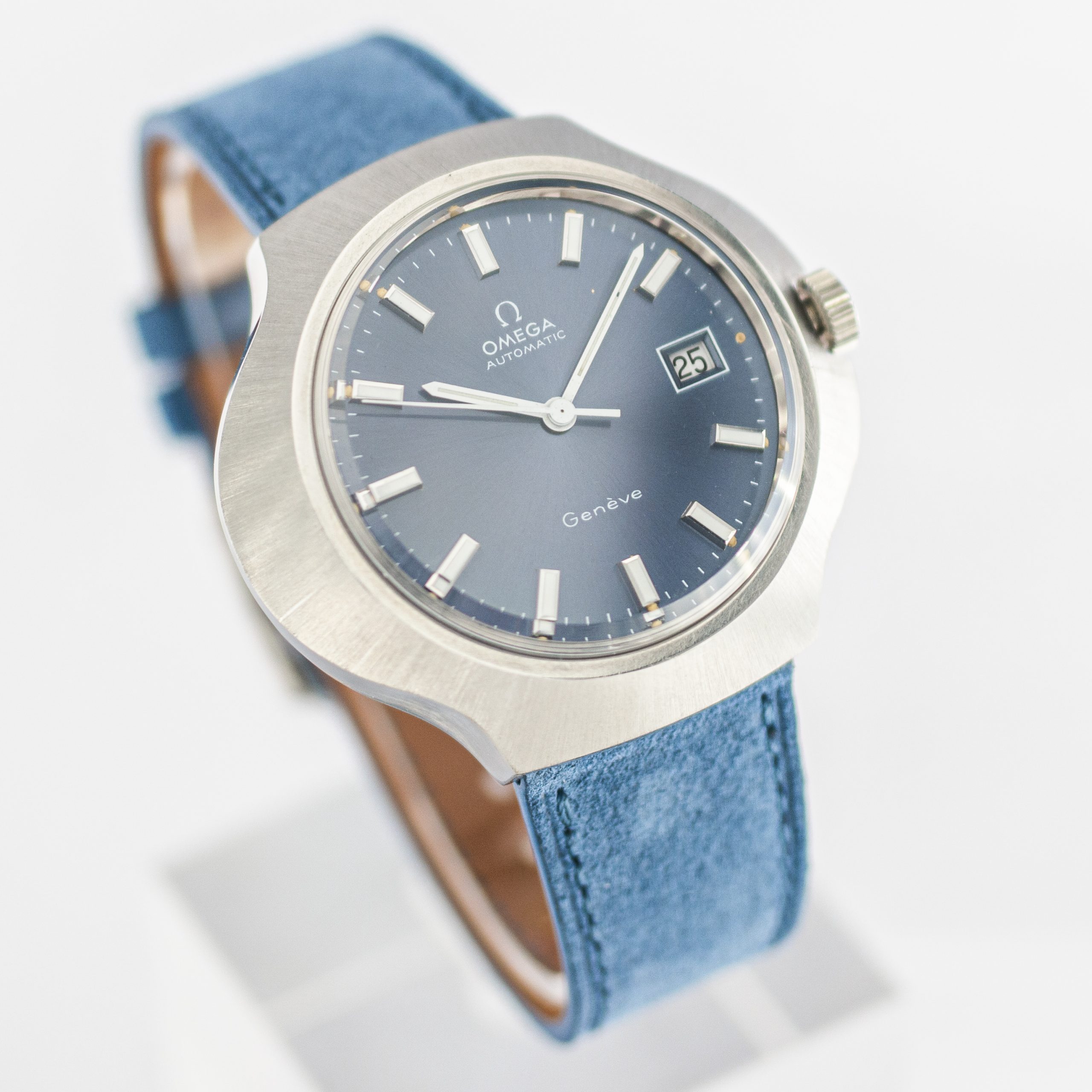 1564_marcels_watch_group_vintage_wristwatch_1972_omega_166.121_geneve_cobra_dial_06