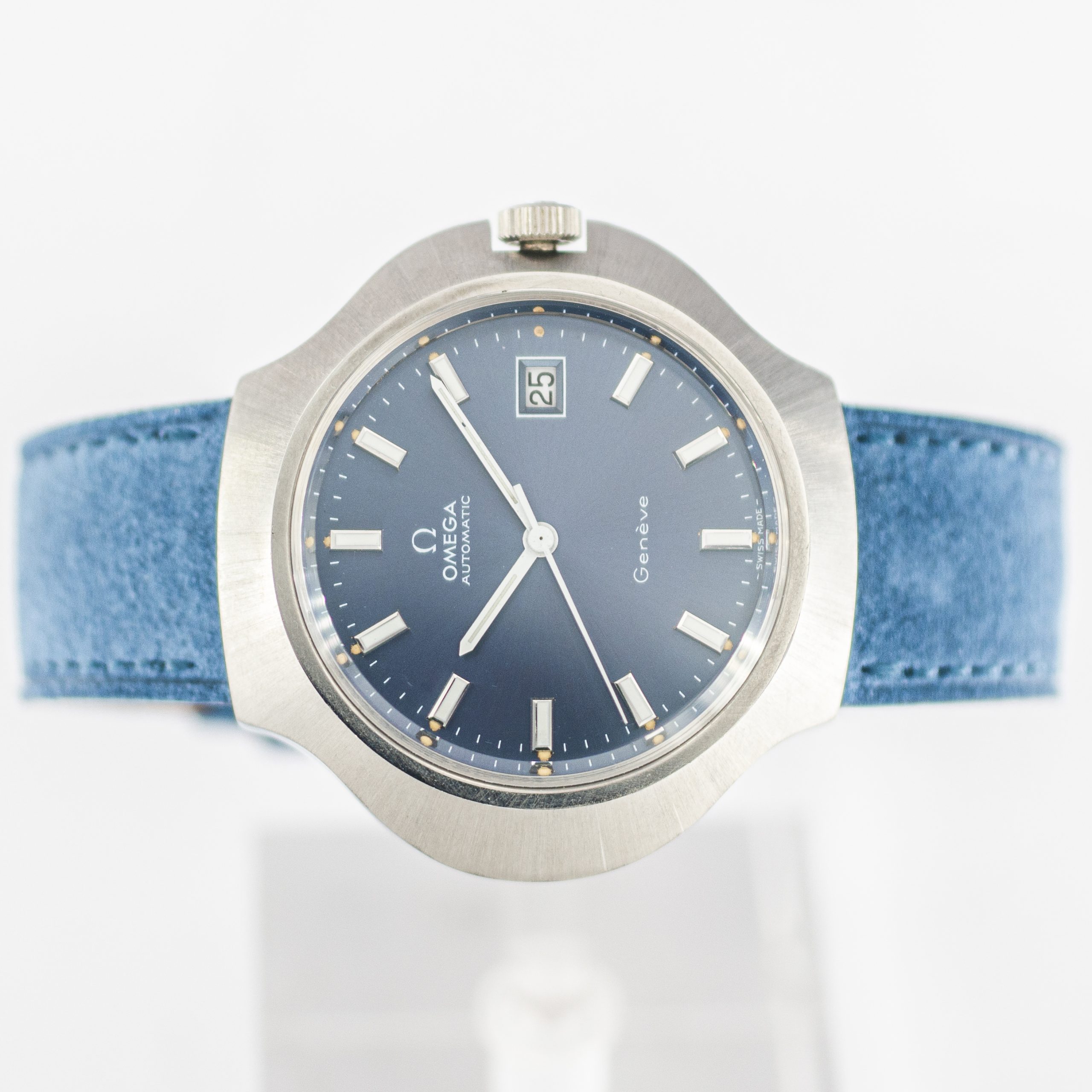 1564_marcels_watch_group_vintage_wristwatch_1972_omega_166.121_geneve_cobra_dial_09