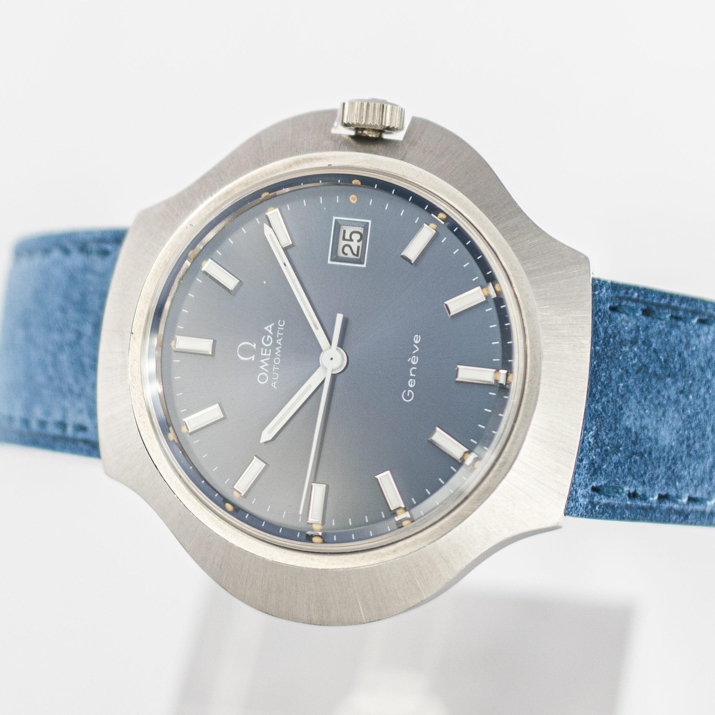 1564_marcels_watch_group_vintage_wristwatch_1972_omega_166.121_geneve_cobra_dial_10