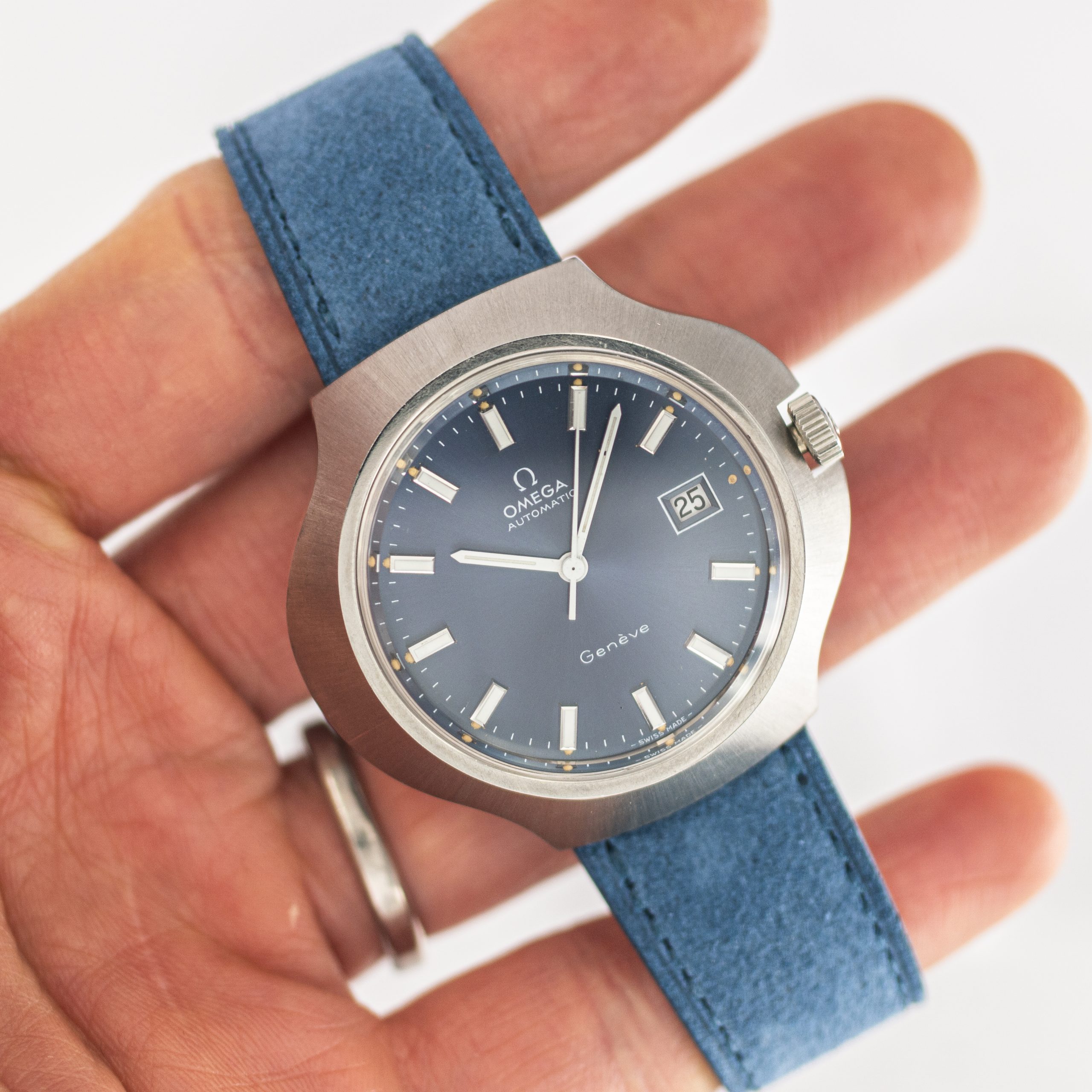 1564_marcels_watch_group_vintage_wristwatch_1972_omega_166.121_geneve_cobra_dial_12