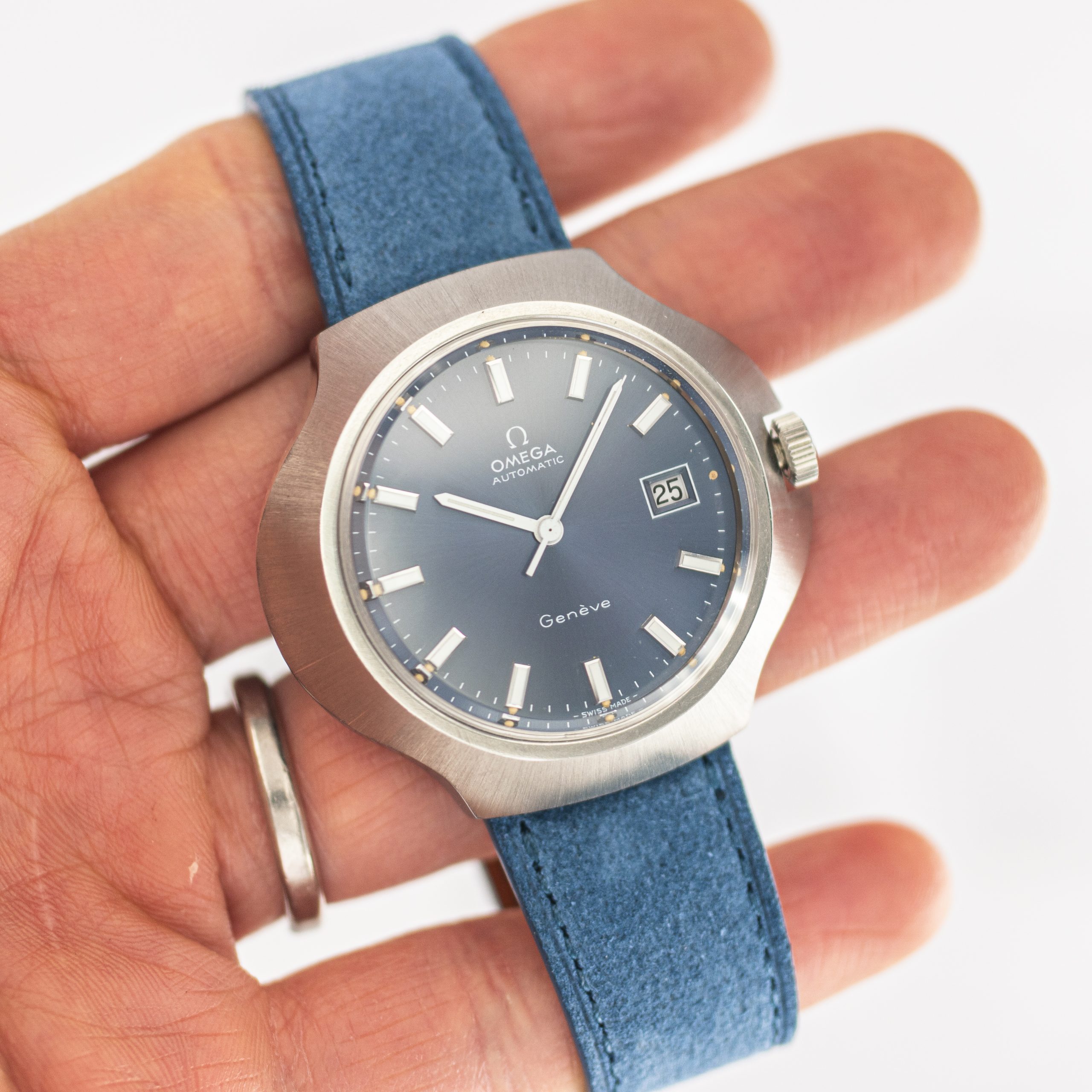 1564_marcels_watch_group_vintage_wristwatch_1972_omega_166.121_geneve_cobra_dial_13