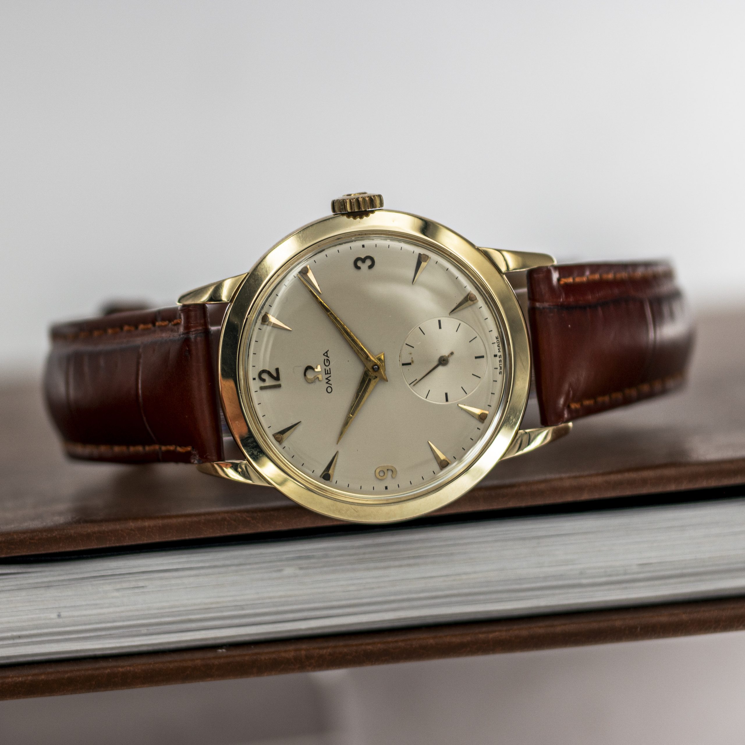 1566_marcels_watch_group_vintage_wristwatch_1952_omega_2684_tresor_dial_06