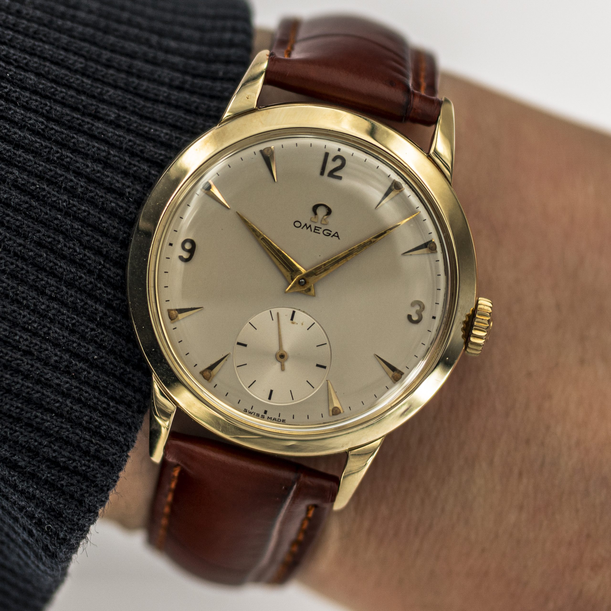 1566_marcels_watch_group_vintage_wristwatch_1952_omega_2684_tresor_wristshot_01