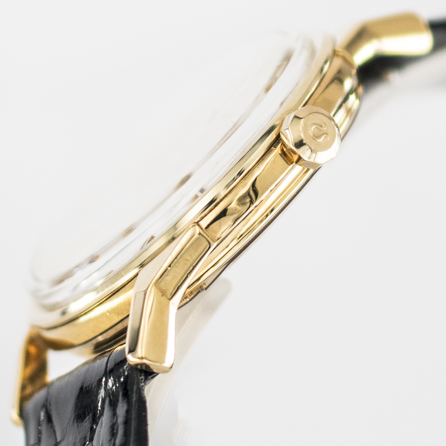 1567_marcels_watch_group_vintage_wristwatch_1963_omega_168.005_constellation_pie_pan_18K_gold_case_side_03