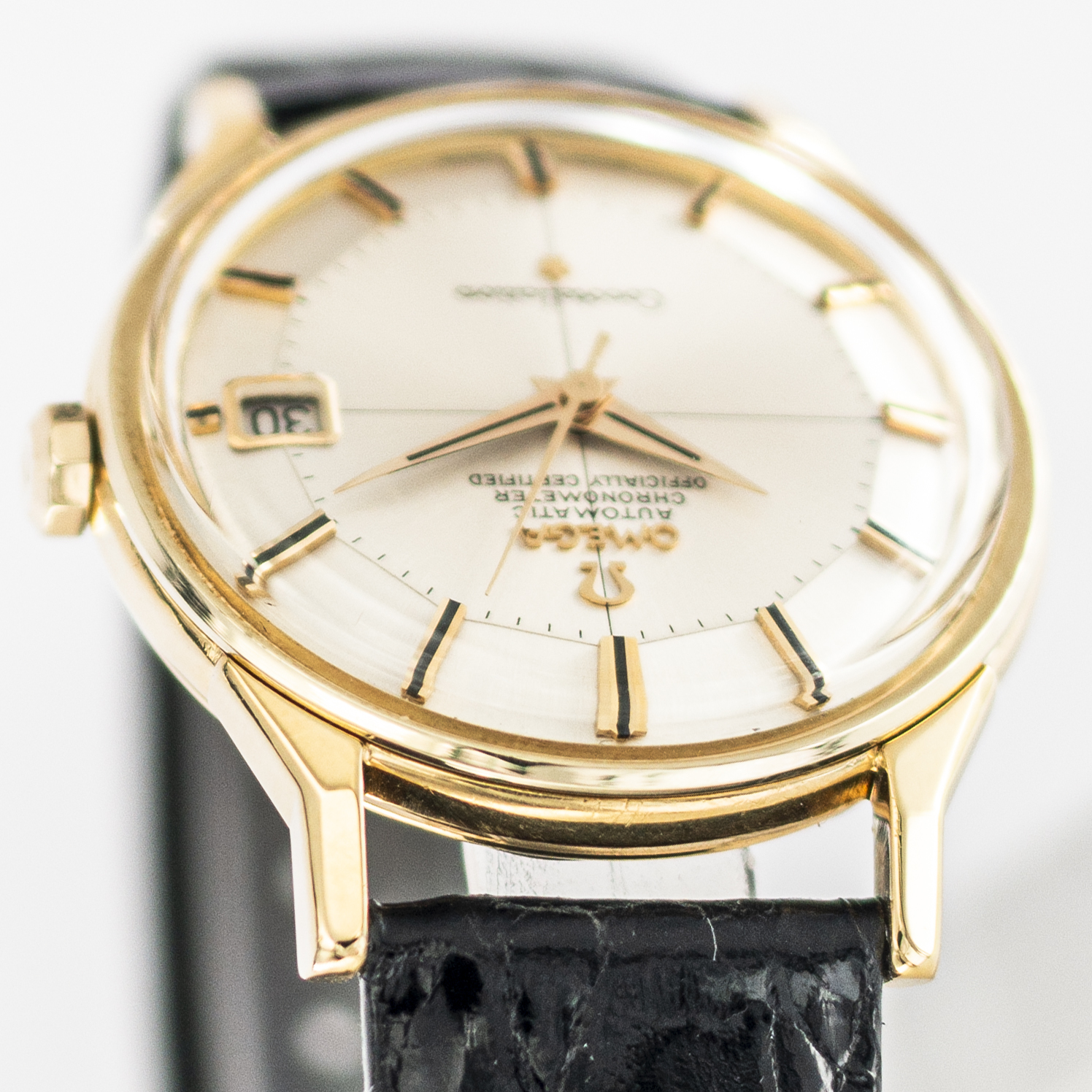 1567_marcels_watch_group_vintage_wristwatch_1963_omega_168.005_constellation_pie_pan_18K_gold_lugs_02