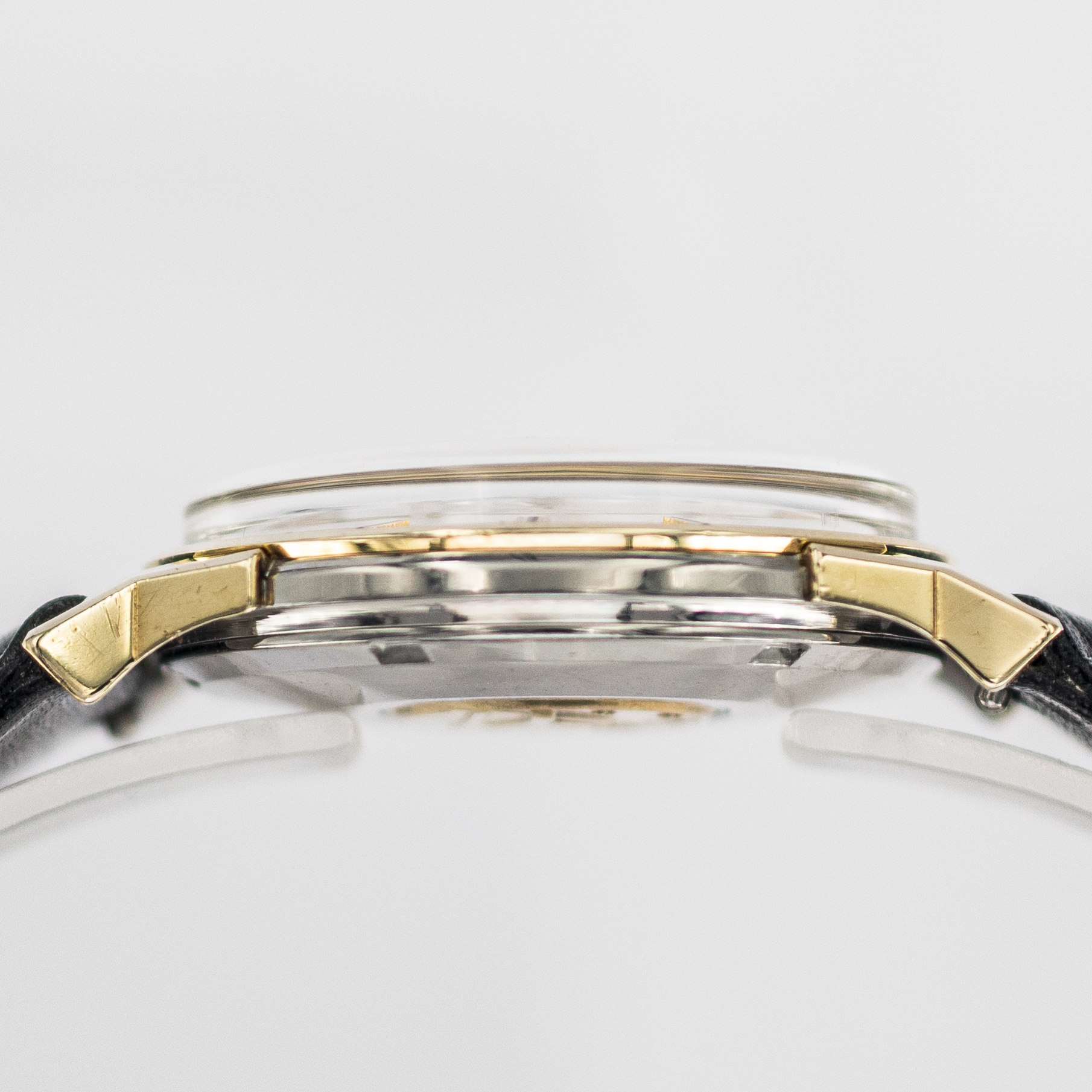 1567_marcels_watch_group_vintage_wristwatch_1963_omega_168.005_constellation_pie_pan_case_side_04