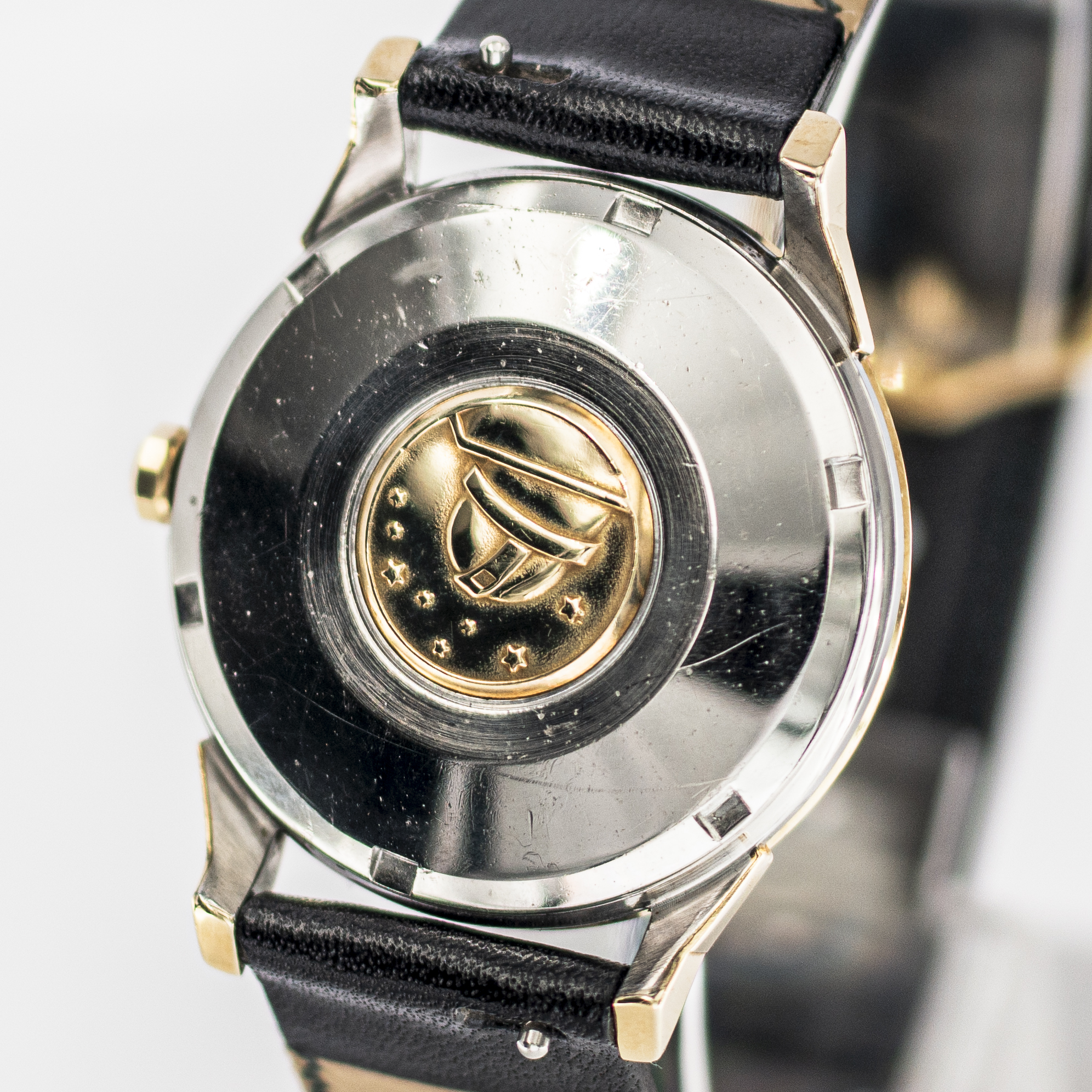 1567_marcels_watch_group_vintage_wristwatch_1963_omega_168.005_constellation_pie_pan_caseback_06