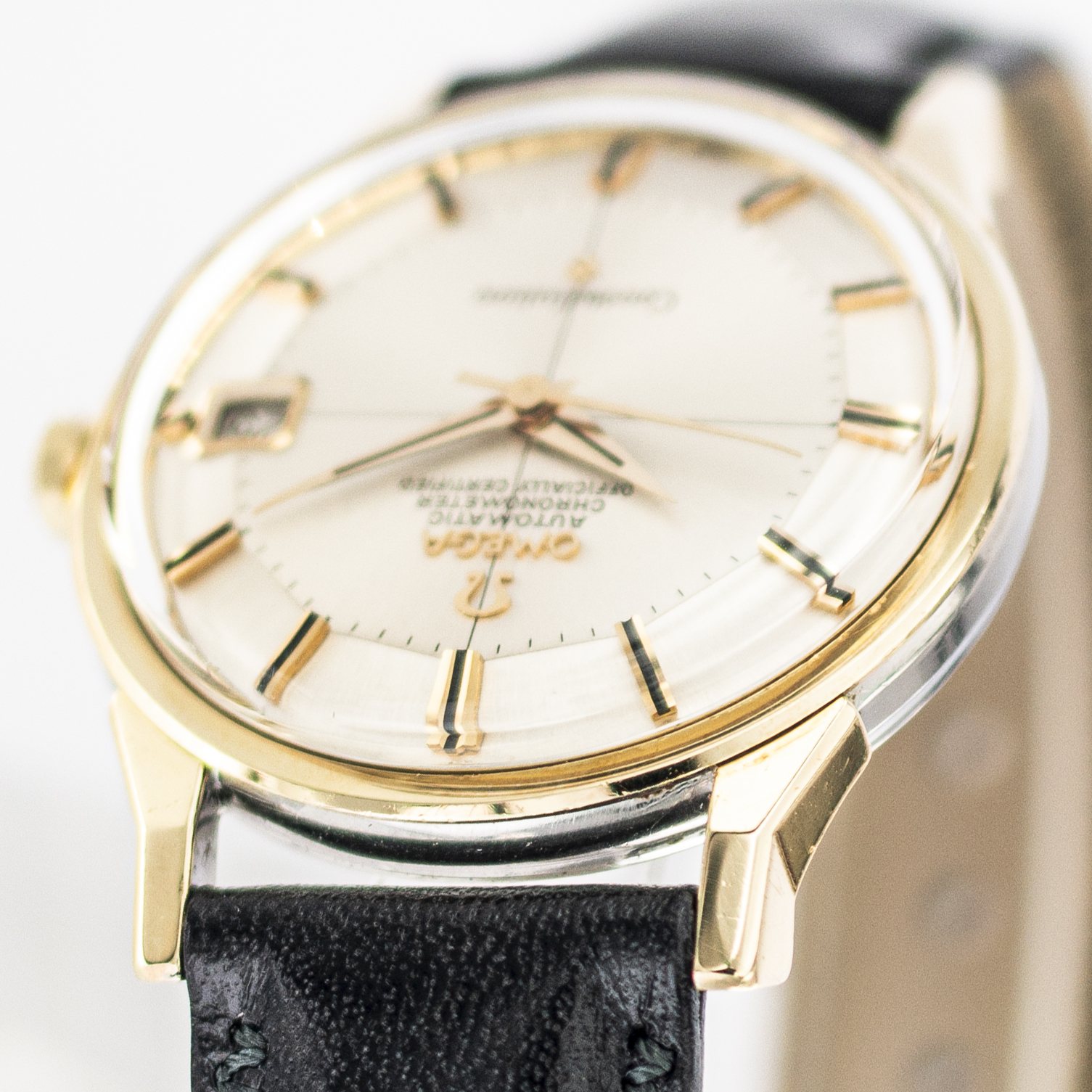 1567_marcels_watch_group_vintage_wristwatch_1963_omega_168.005_constellation_pie_pan_lugs_03