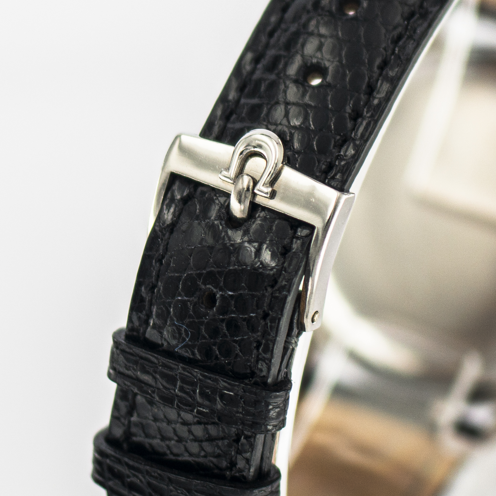 1569_marcels_watch_group_vintage_wristwatch_1952_omega_2608_6sc_buckle_02