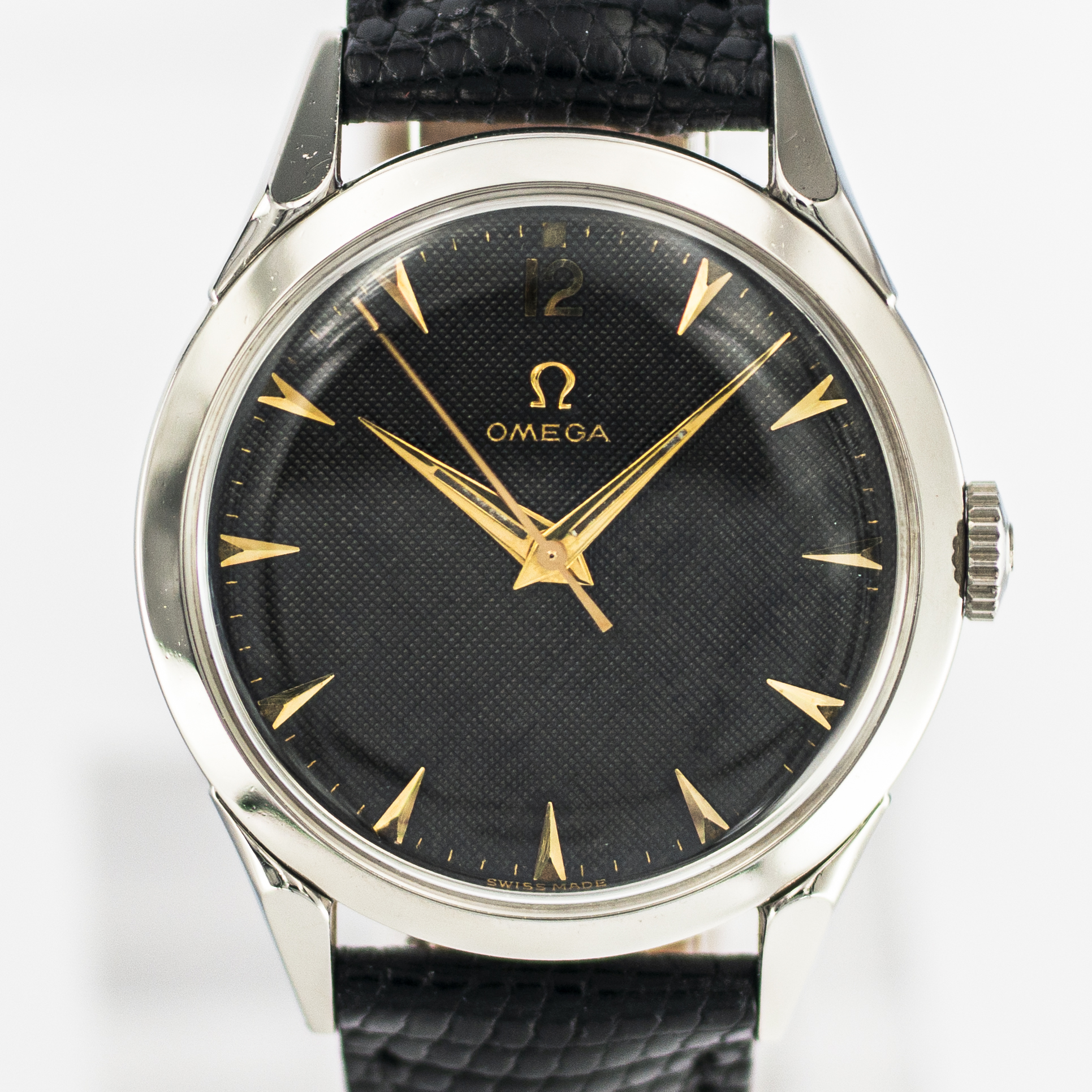 1569_marcels_watch_group_vintage_wristwatch_1952_omega_2608_6sc_dial_01