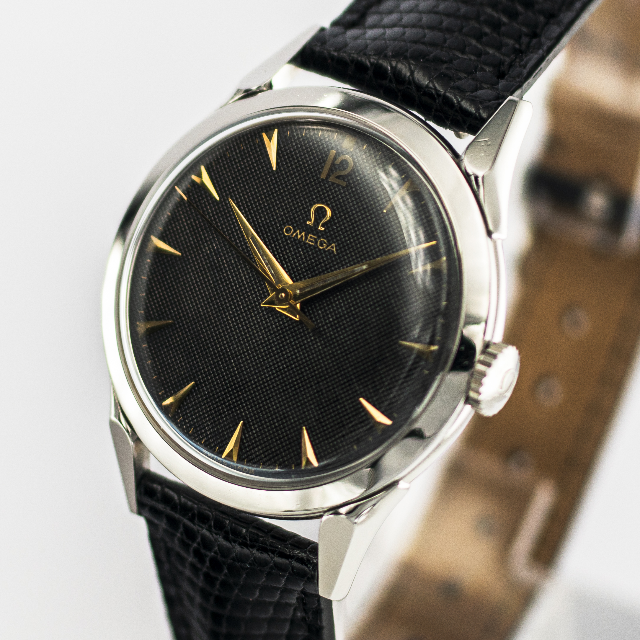 1569_marcels_watch_group_vintage_wristwatch_1952_omega_2608_6sc_dial_04