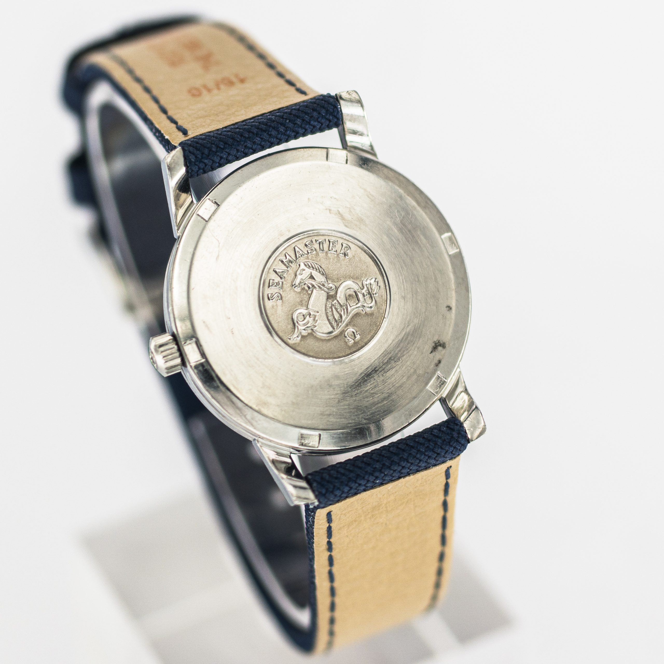 1571_marcels_watch_group_vintage_wristwatch_1962_omega_135.005_seamaster_caseback_06