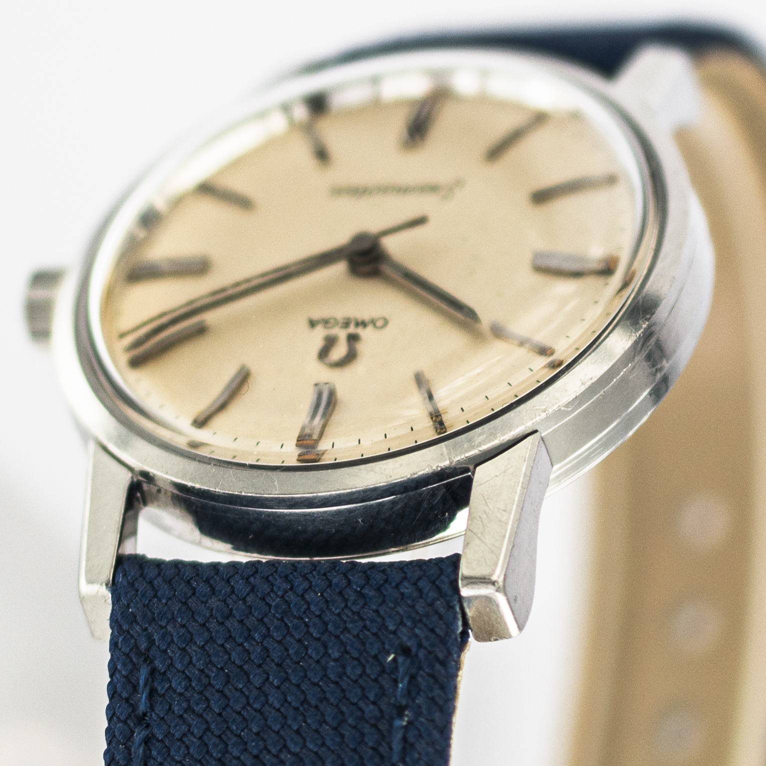 1571_marcels_watch_group_vintage_wristwatch_1962_omega_135.005_seamaster_lugs_03