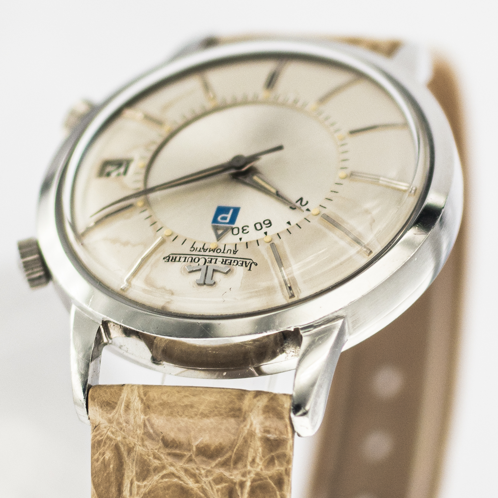 1572_marcels_watch_group_vintage_wristwatch_1966_jaegerlecoultre_e855_memovox_parking_lugs_03