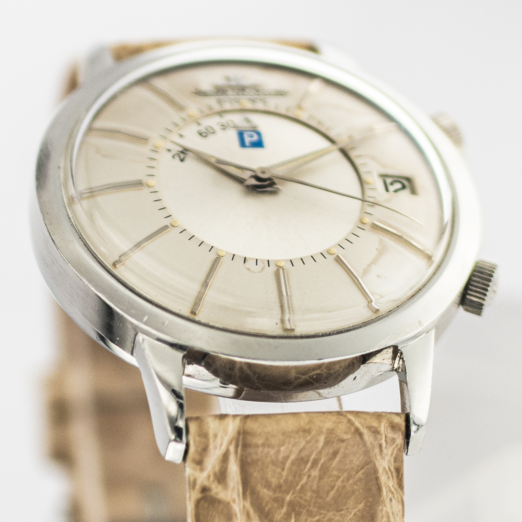 1572_marcels_watch_group_vintage_wristwatch_1966_jaegerlecoultre_e855_memovox_parking_lugs_04