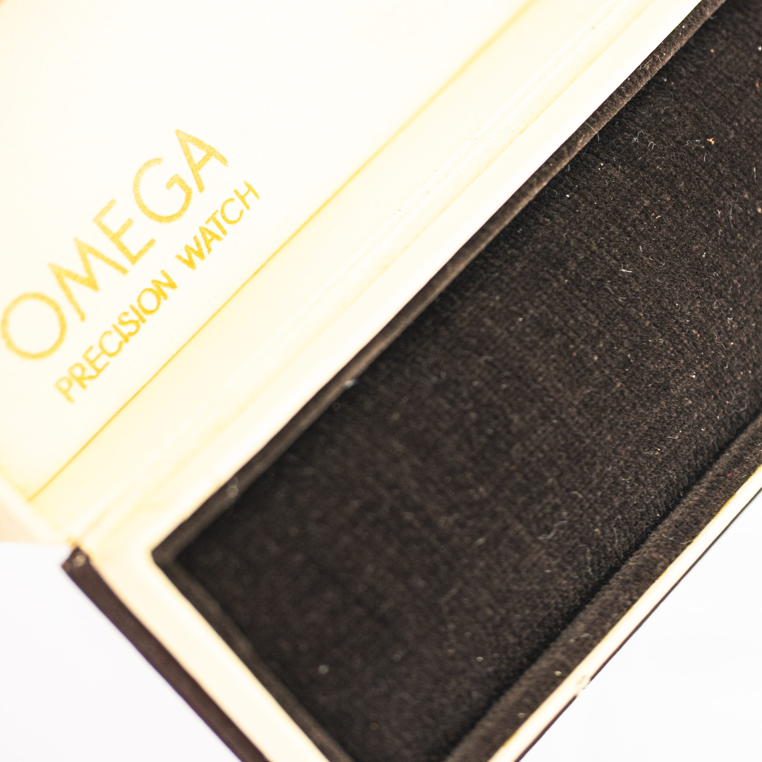 OMB022_marcels_watch_group_vintage_watch_box_for_omega_mens_wristwatch_1940s_12