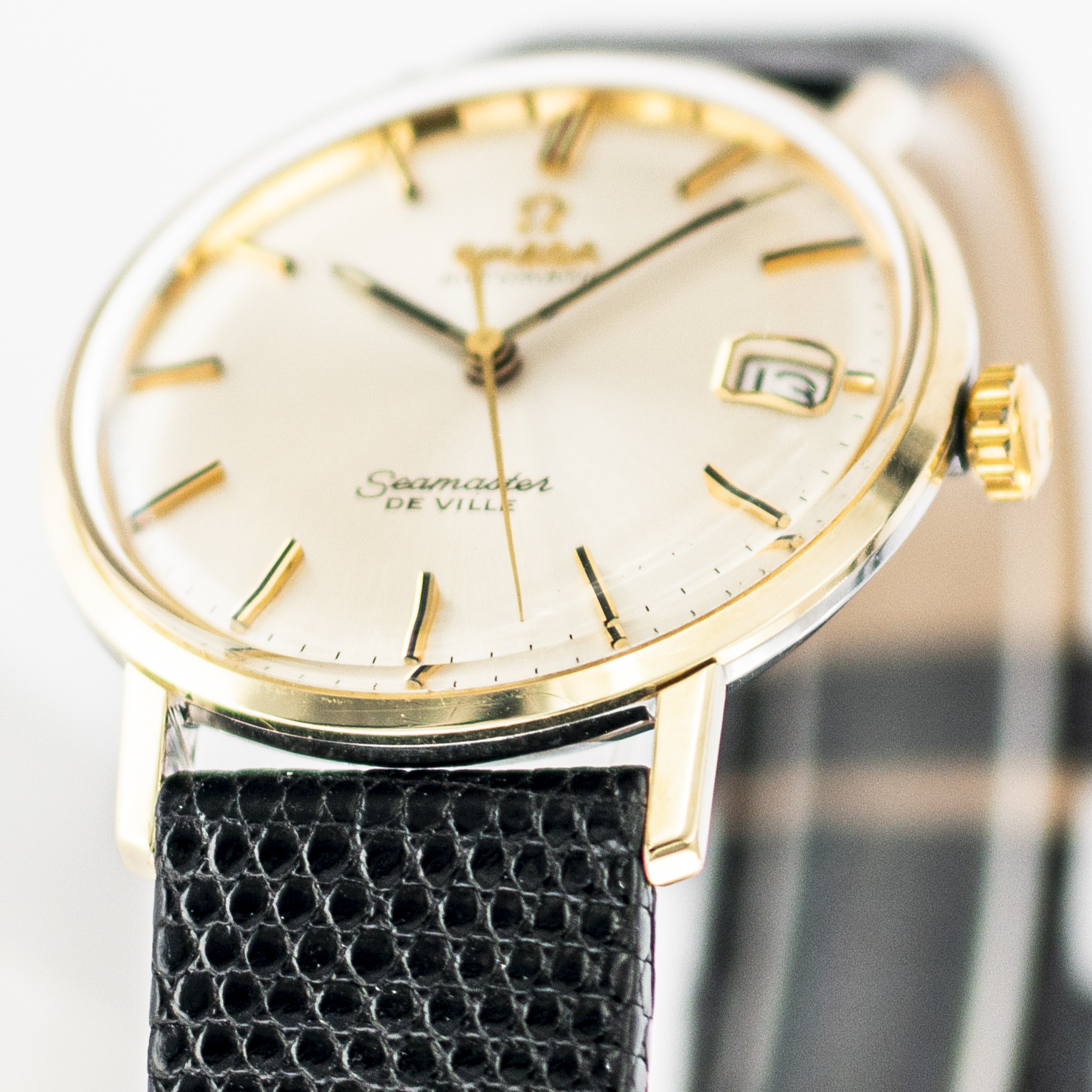 1568_marcels_watch_group_vintage_wristwatch_1967_omega_166.020_seamaster_de_ville_lugs_01