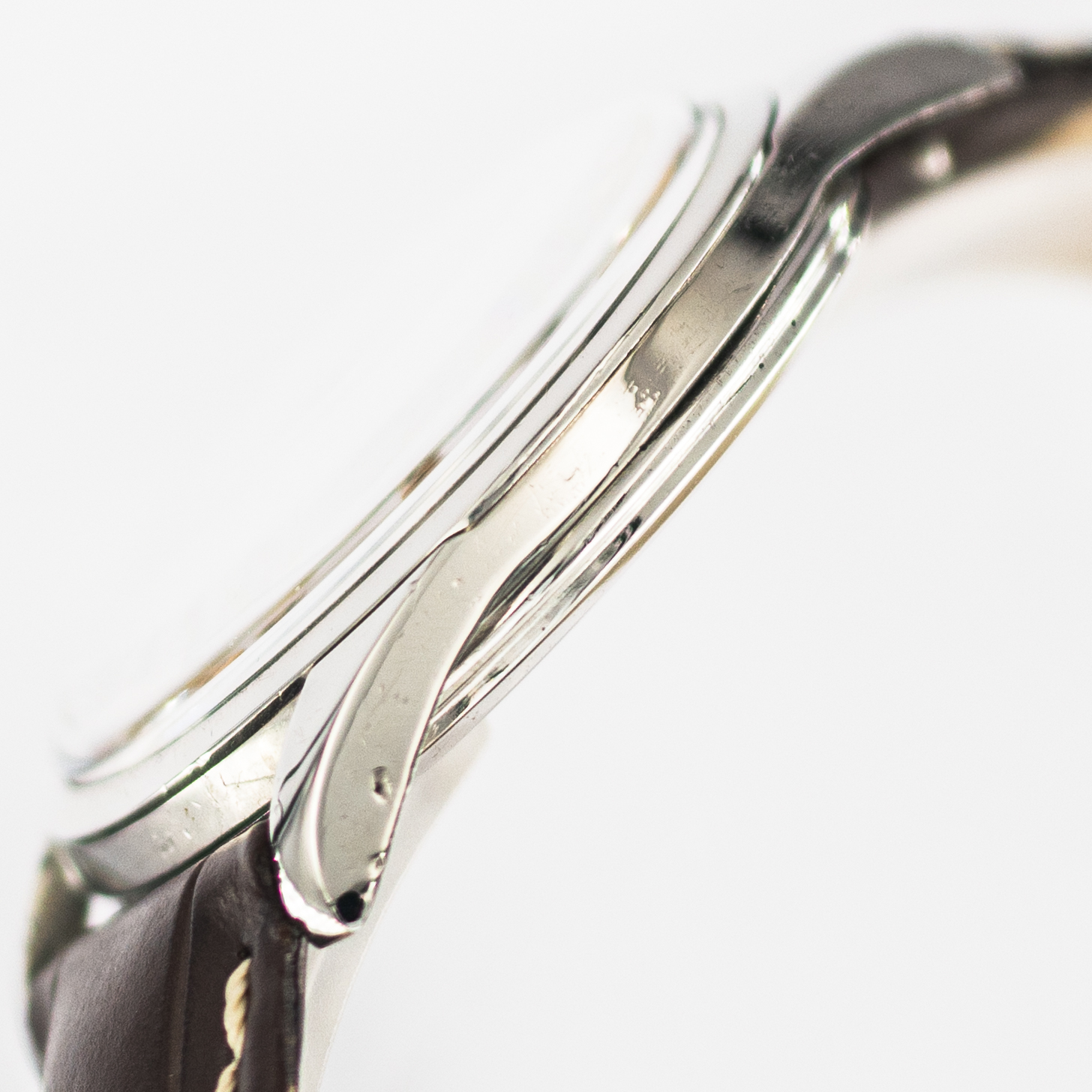 1573_marcels_watch_group_vintage_wristwatch_1957_omega_2937_seamaster_case_side_06