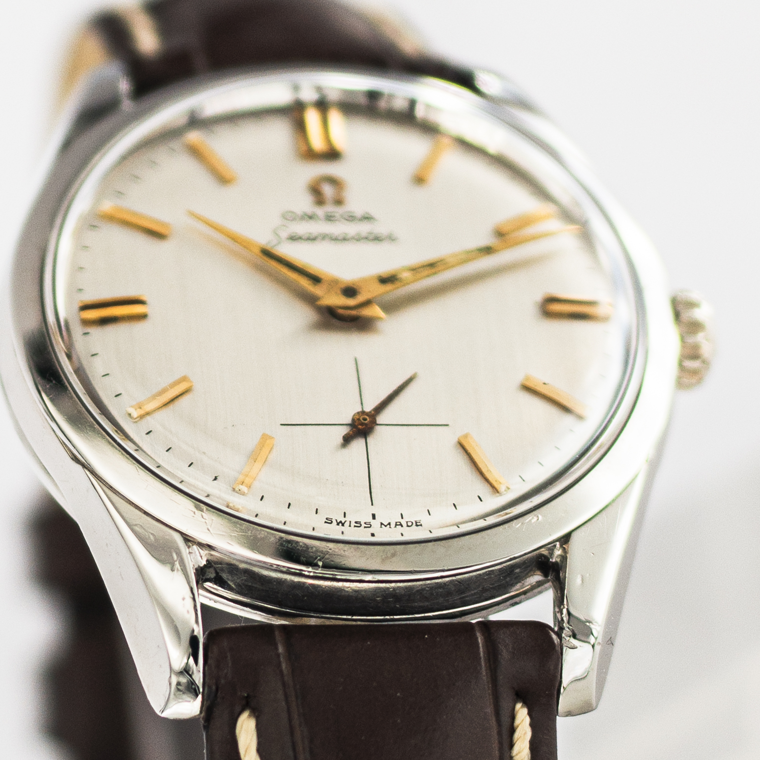 1573_marcels_watch_group_vintage_wristwatch_1957_omega_2937_seamaster_lugs_04