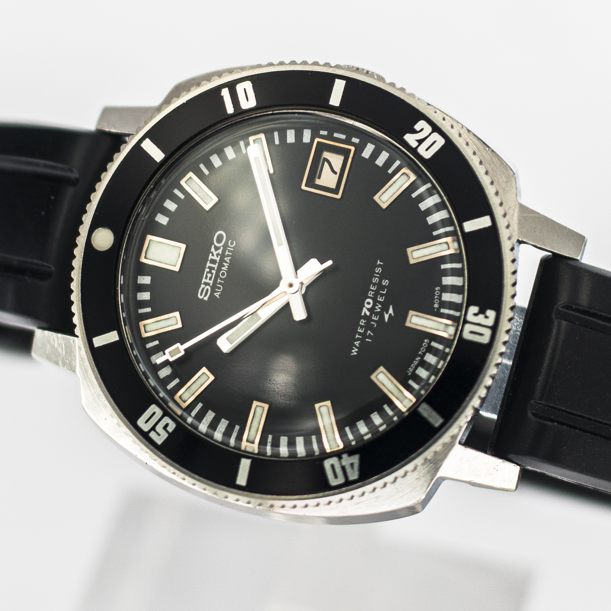 1574_marcels_watch_group_vintage_wristwatch_1971_seiko_7005_8052_poor_mans_62mas_cal7005a_dial_09