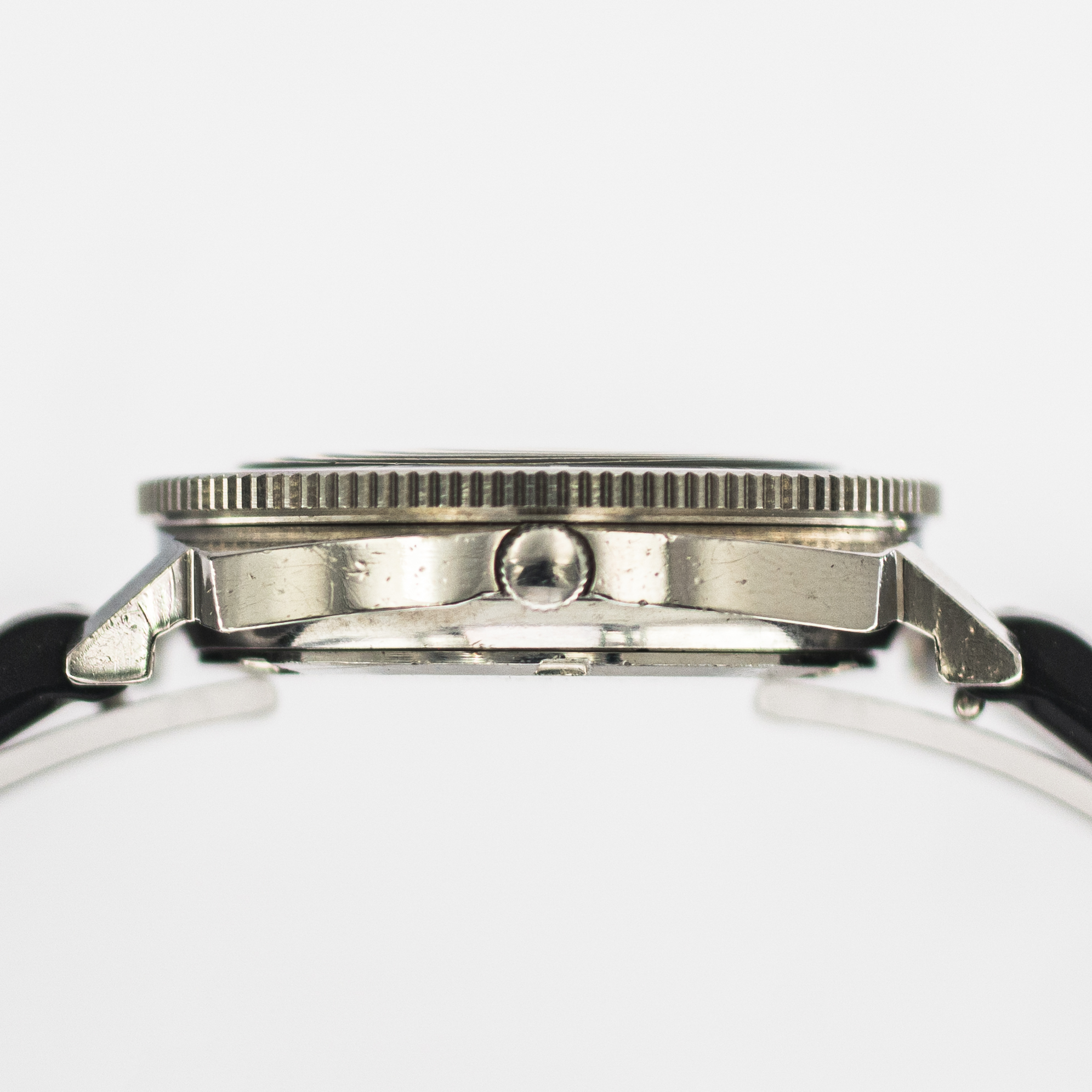 1574_marcels_watch_group_vintage_wristwatch_1971_seiko_7005_8052_poor_mans_62mas_case_side_01