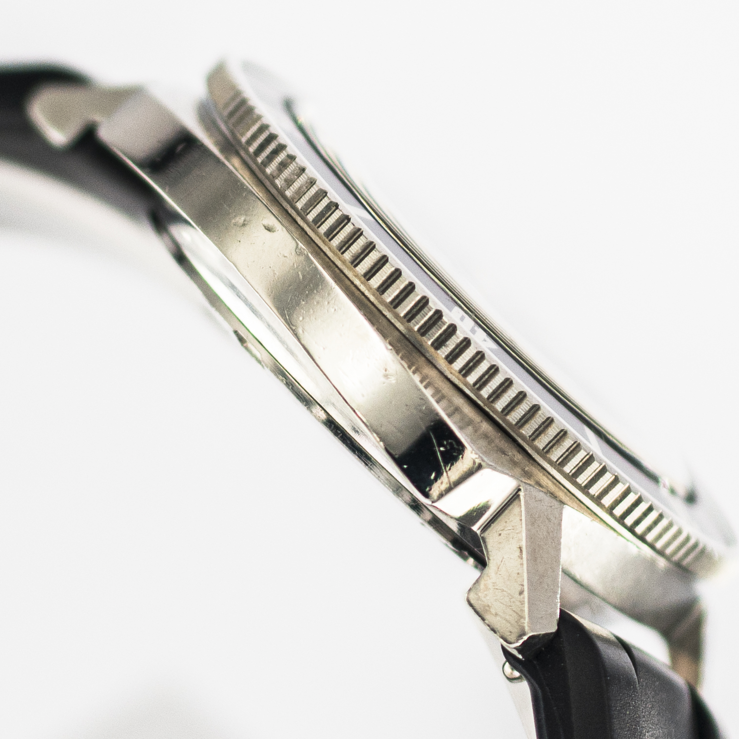 1574_marcels_watch_group_vintage_wristwatch_1971_seiko_7005_8052_poor_mans_62mas_case_side_05