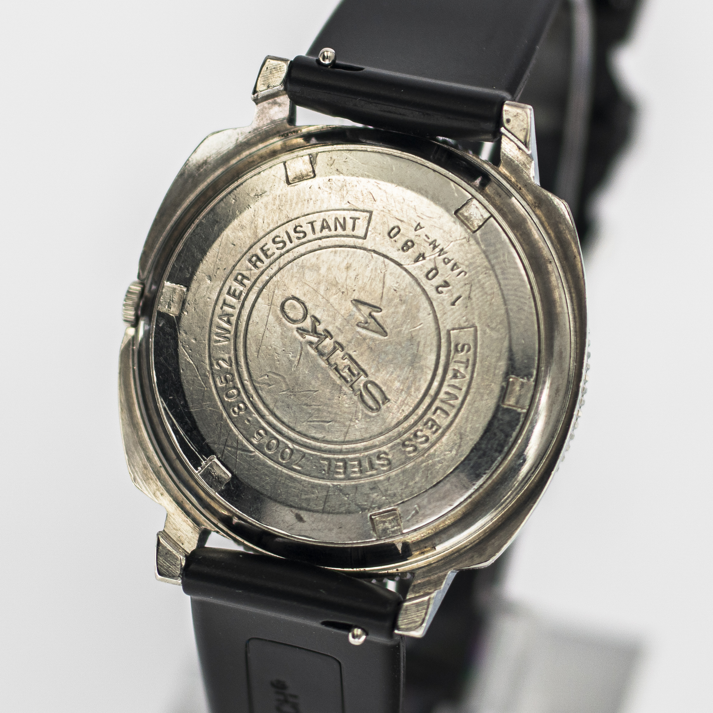 1574_marcels_watch_group_vintage_wristwatch_1971_seiko_7005_8052_poor_mans_62mas_caseback_01