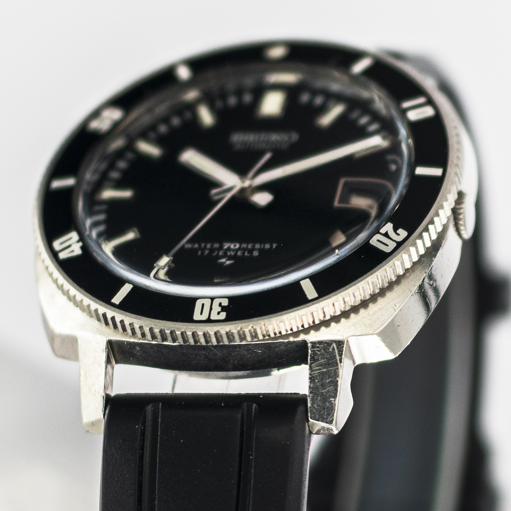 1574_marcels_watch_group_vintage_wristwatch_1971_seiko_7005_8052_poor_mans_62mas_lugs_01