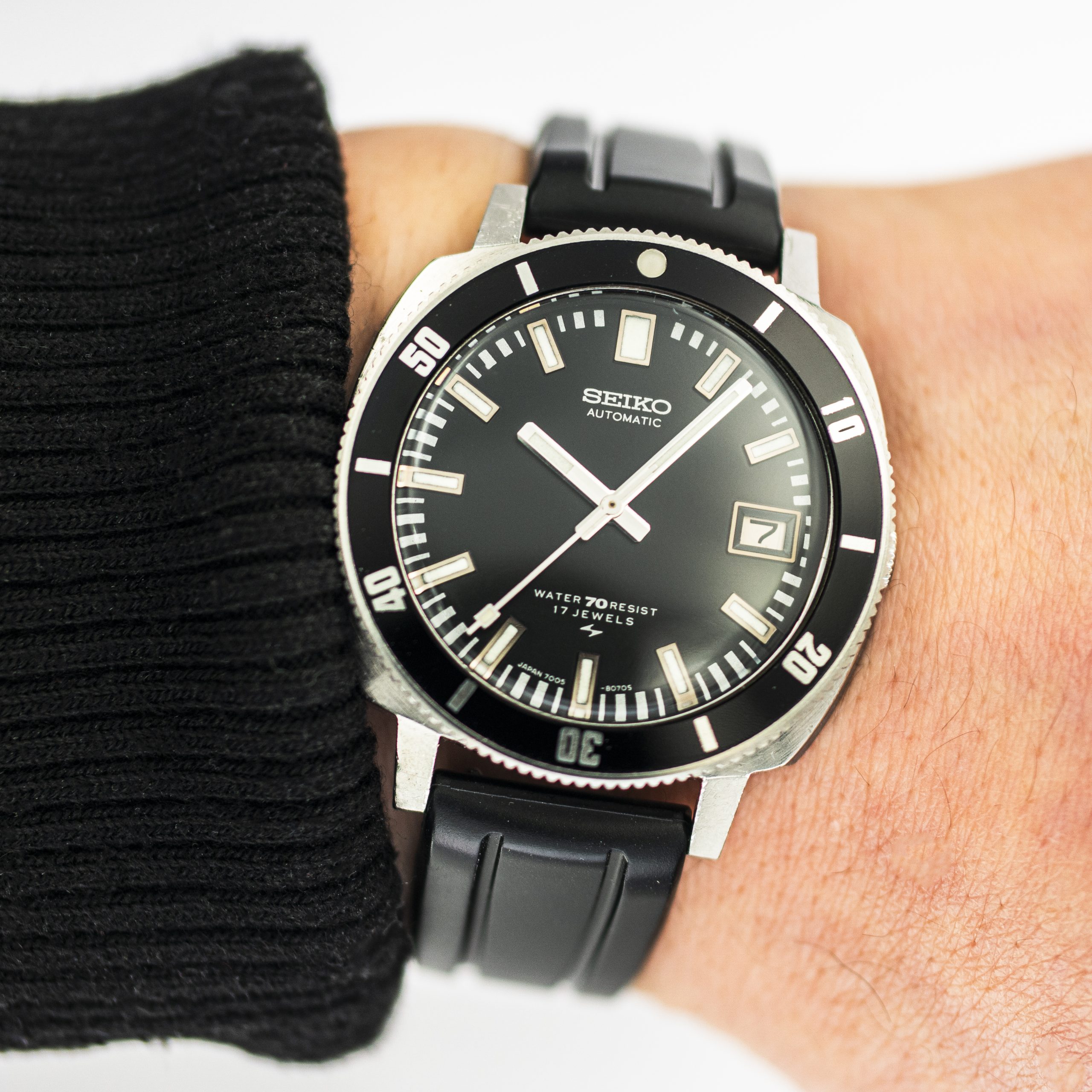 1574_marcels_watch_group_vintage_wristwatch_1971_seiko_7005_8052_poor_mans_62mas_wristshot_01
