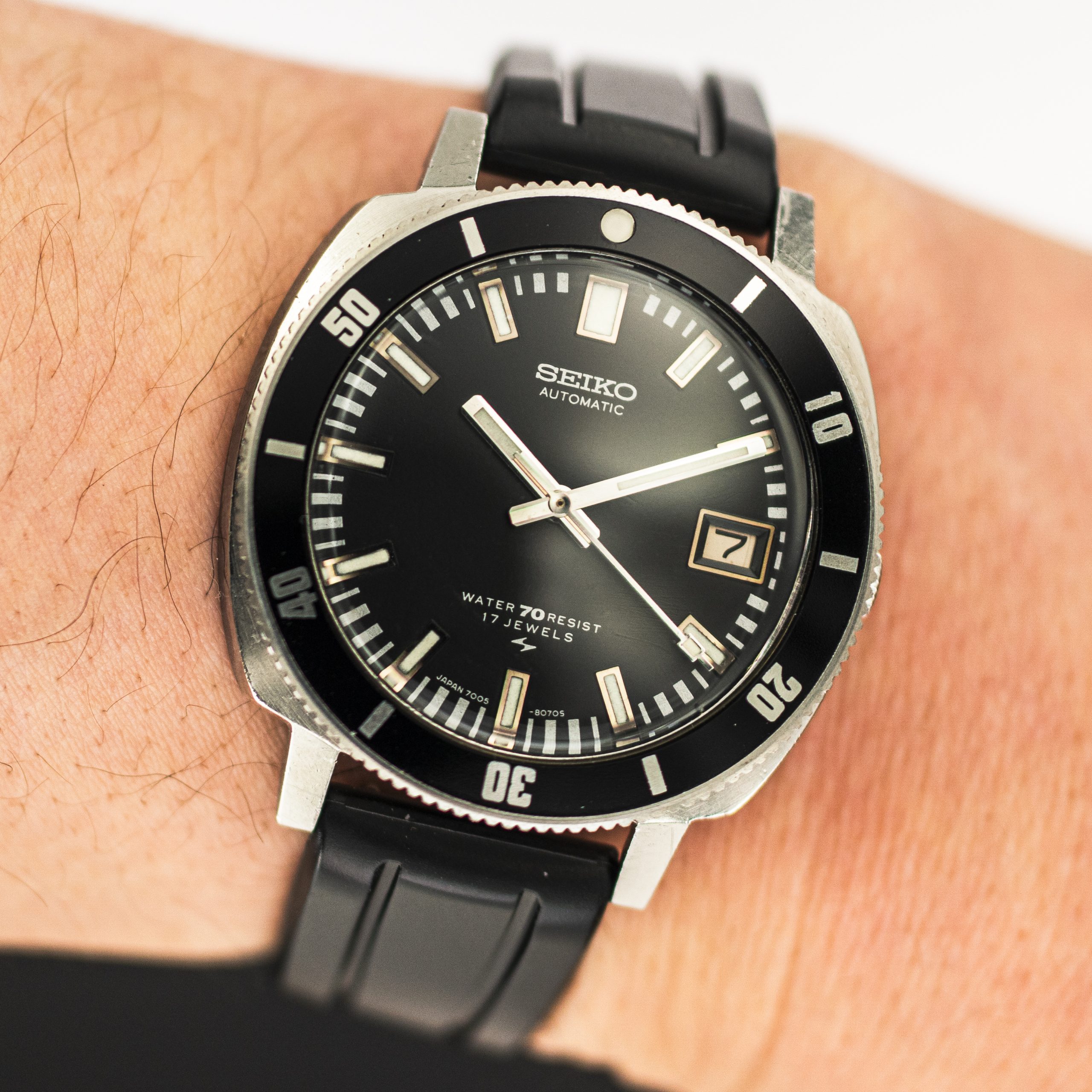 1574_marcels_watch_group_vintage_wristwatch_1971_seiko_7005_8052_poor_mans_62mas_wristshot_02