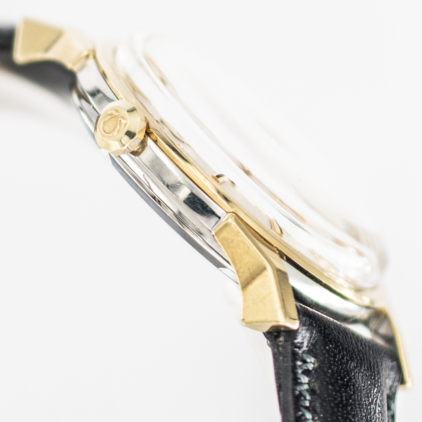1575_marcels_watch_group_vintage_wristwatch_1966_omega_168.005_constellation_pie_pan_case_sise_02
