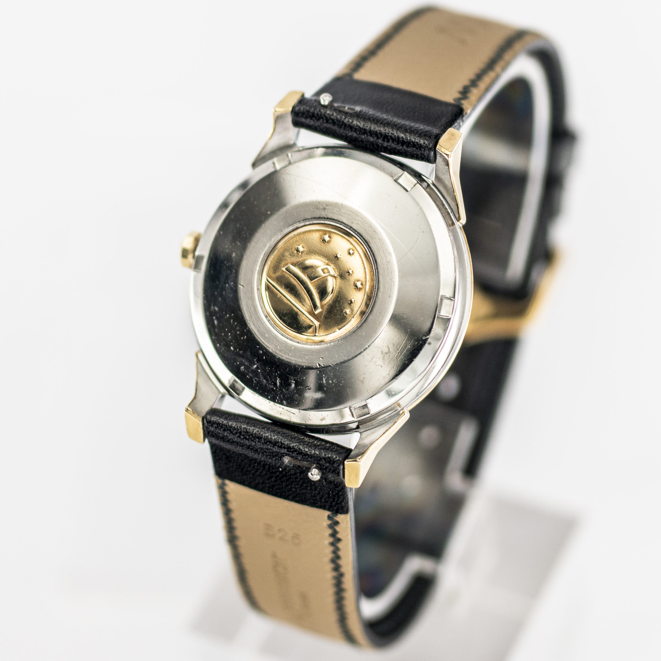 1575_marcels_watch_group_vintage_wristwatch_1966_omega_168.005_constellation_pie_pan_caseback_05