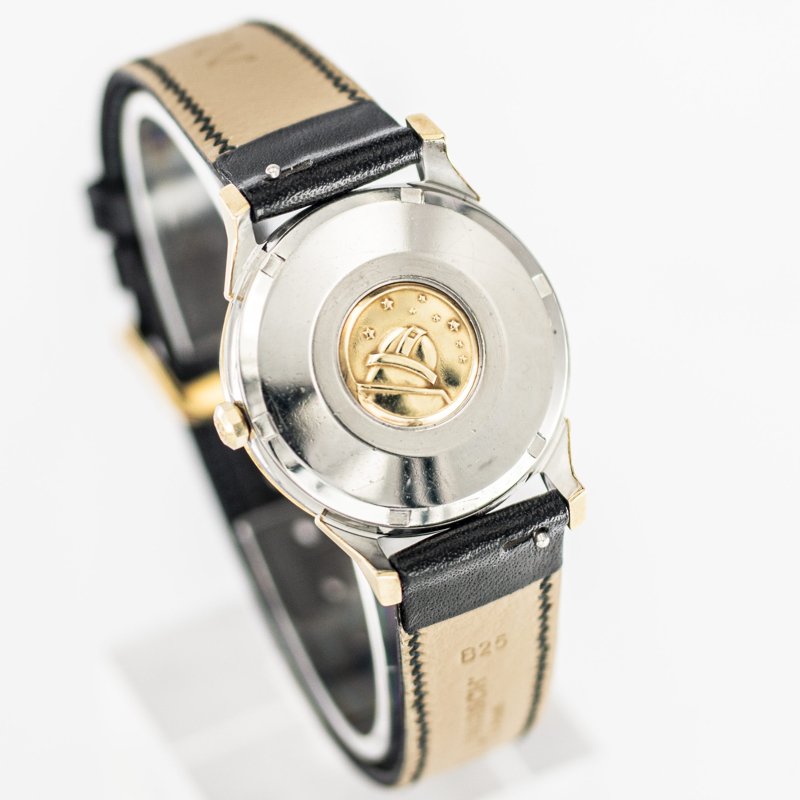 1575_marcels_watch_group_vintage_wristwatch_1966_omega_168.005_constellation_pie_pan_caseback_06