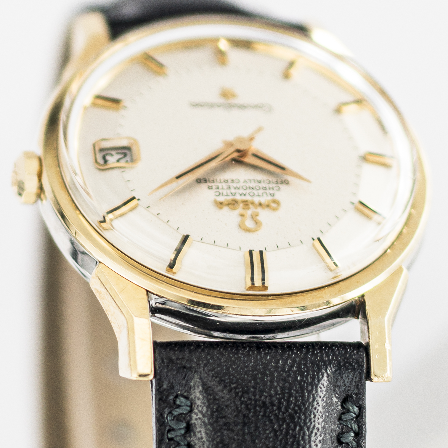 1575_marcels_watch_group_vintage_wristwatch_1966_omega_168.005_constellation_pie_pan_lugs_02