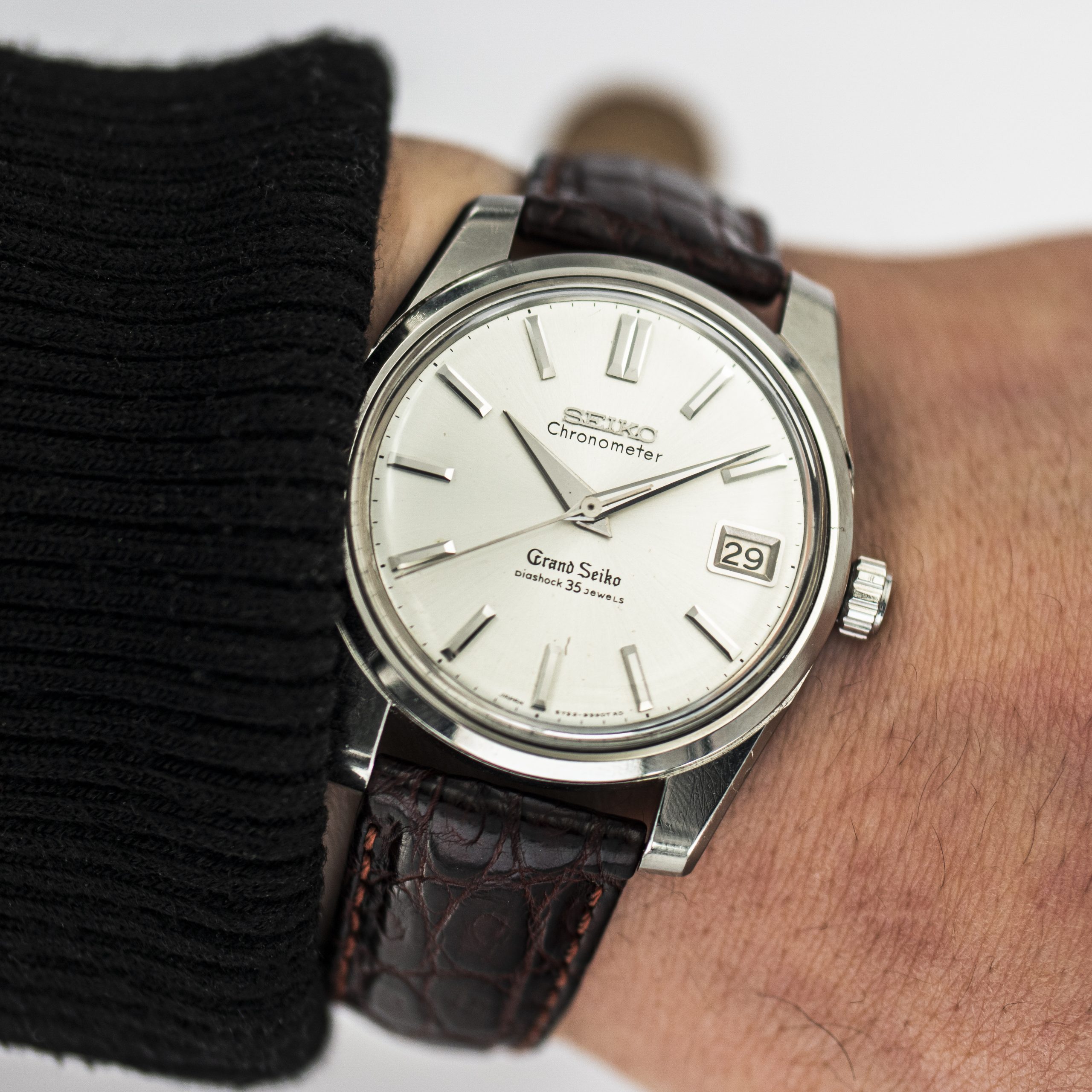 1576_marcels_watch_group_vintage_wristwatch_1965_grand_seiko_2nd_gen_cal5722a_wristshot_01